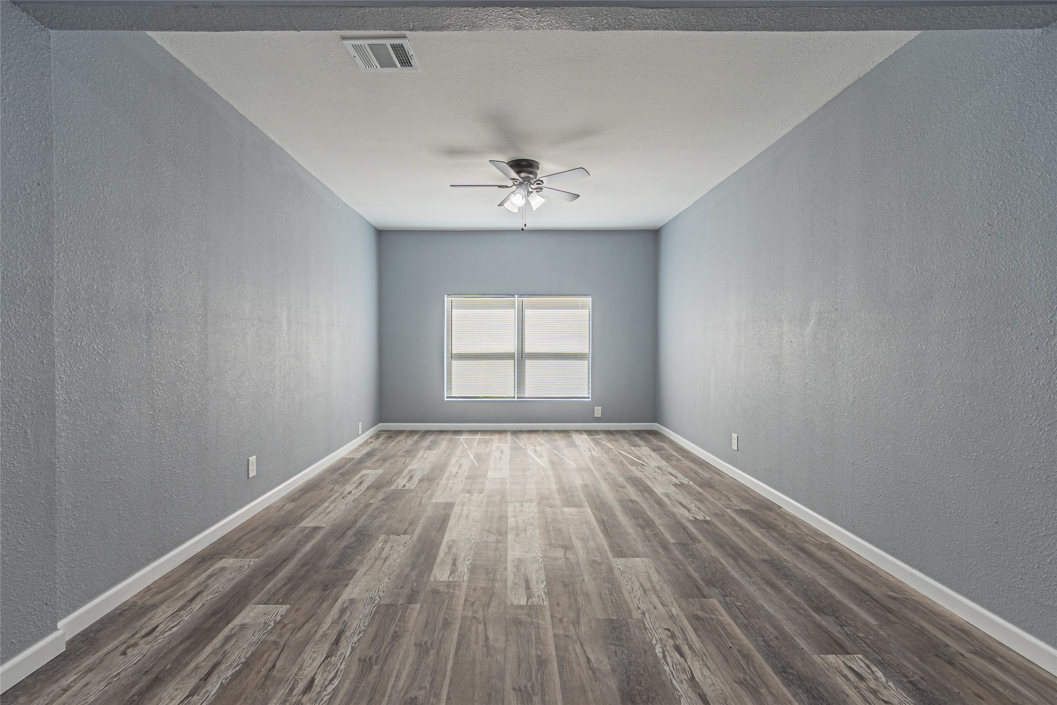 1106 E Strong Parkway