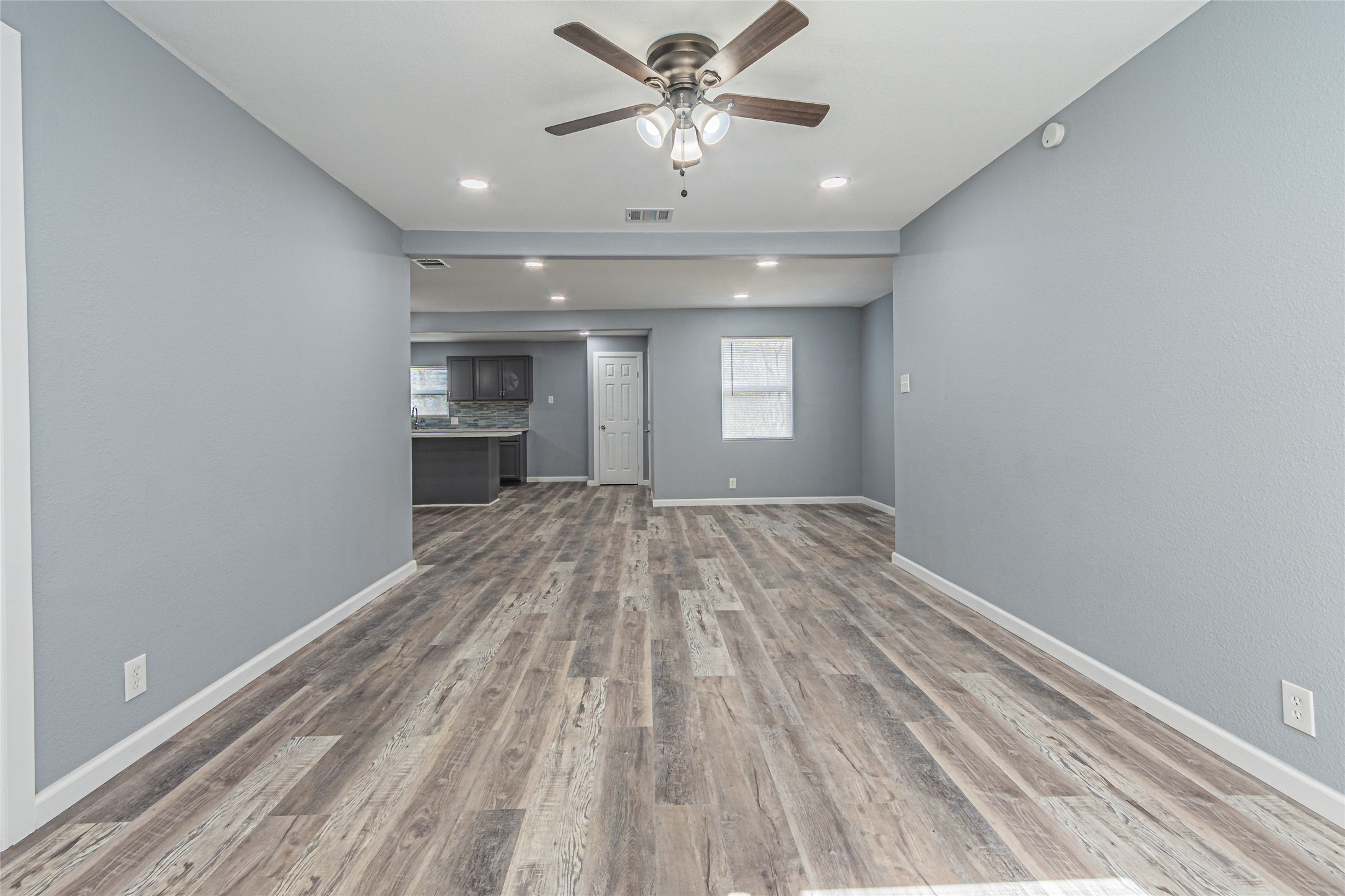 1106 E Strong Parkway