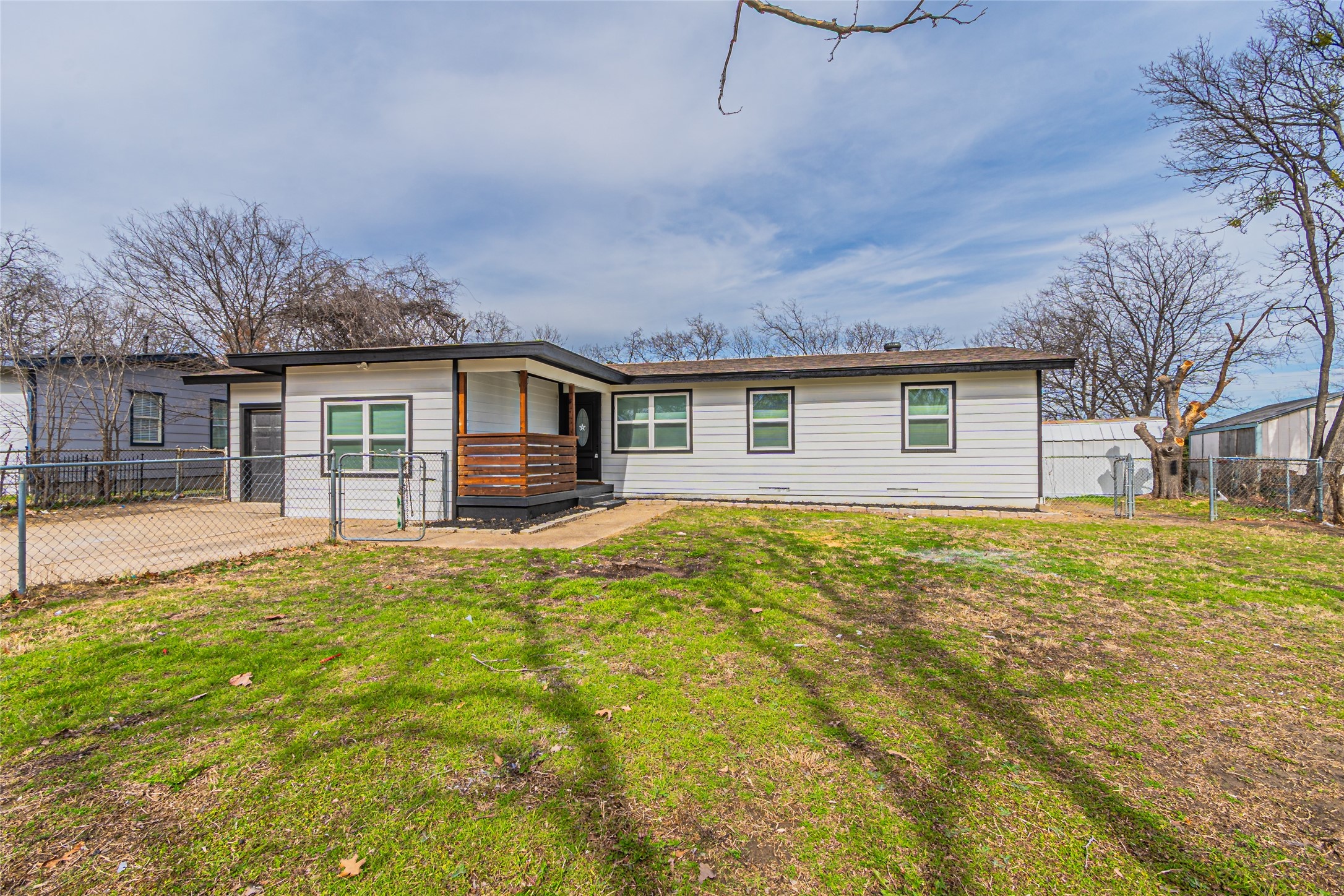 1106 E Strong Parkway