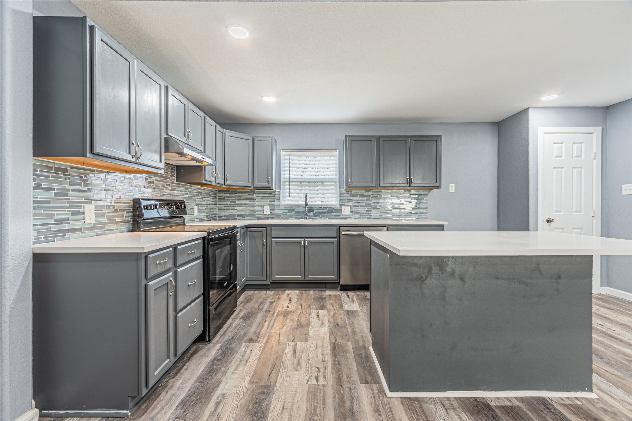 1106 E Strong Parkway