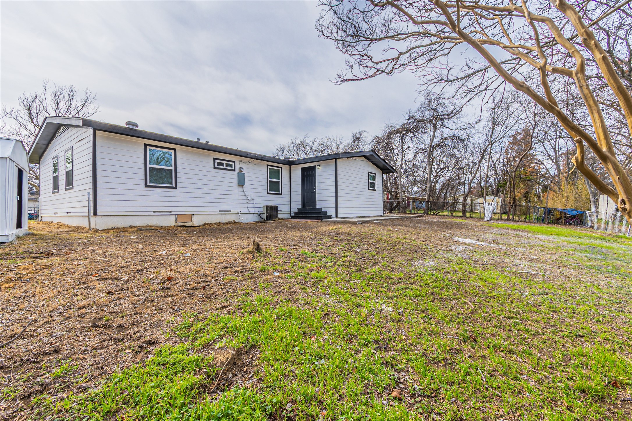 1106 E Strong Parkway