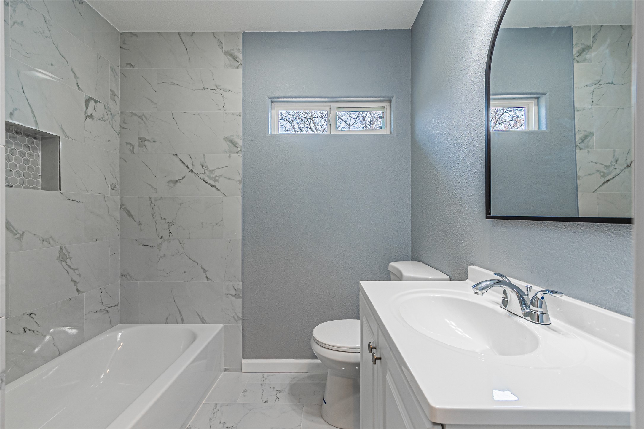 1106 E Strong Parkway