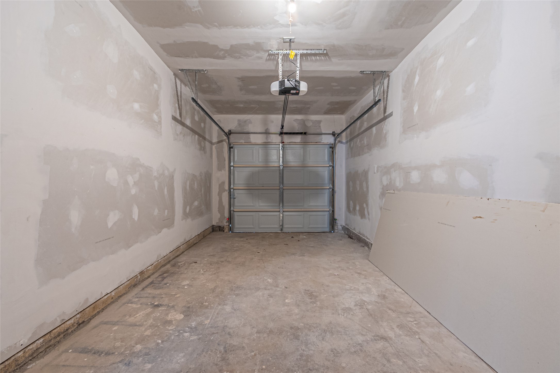 1106 E Strong Parkway