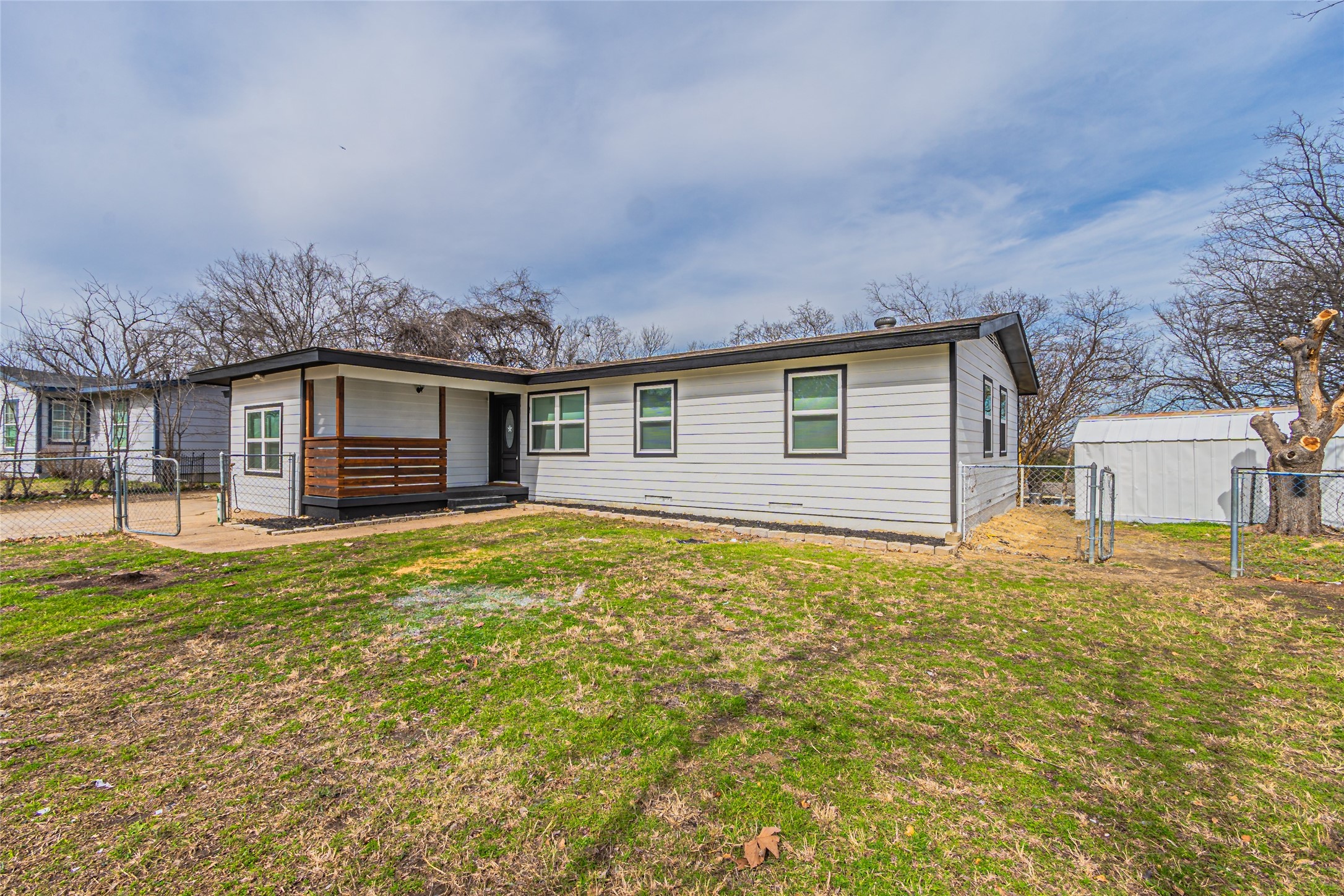 1106 E Strong Parkway