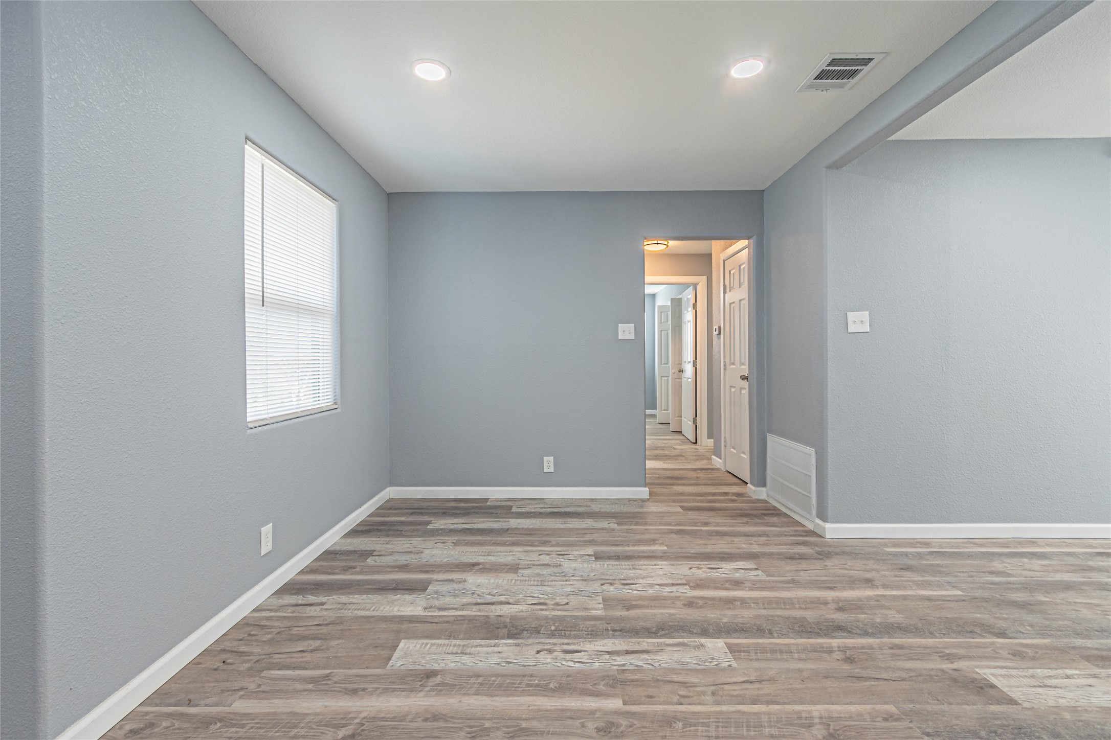 1106 E Strong Parkway