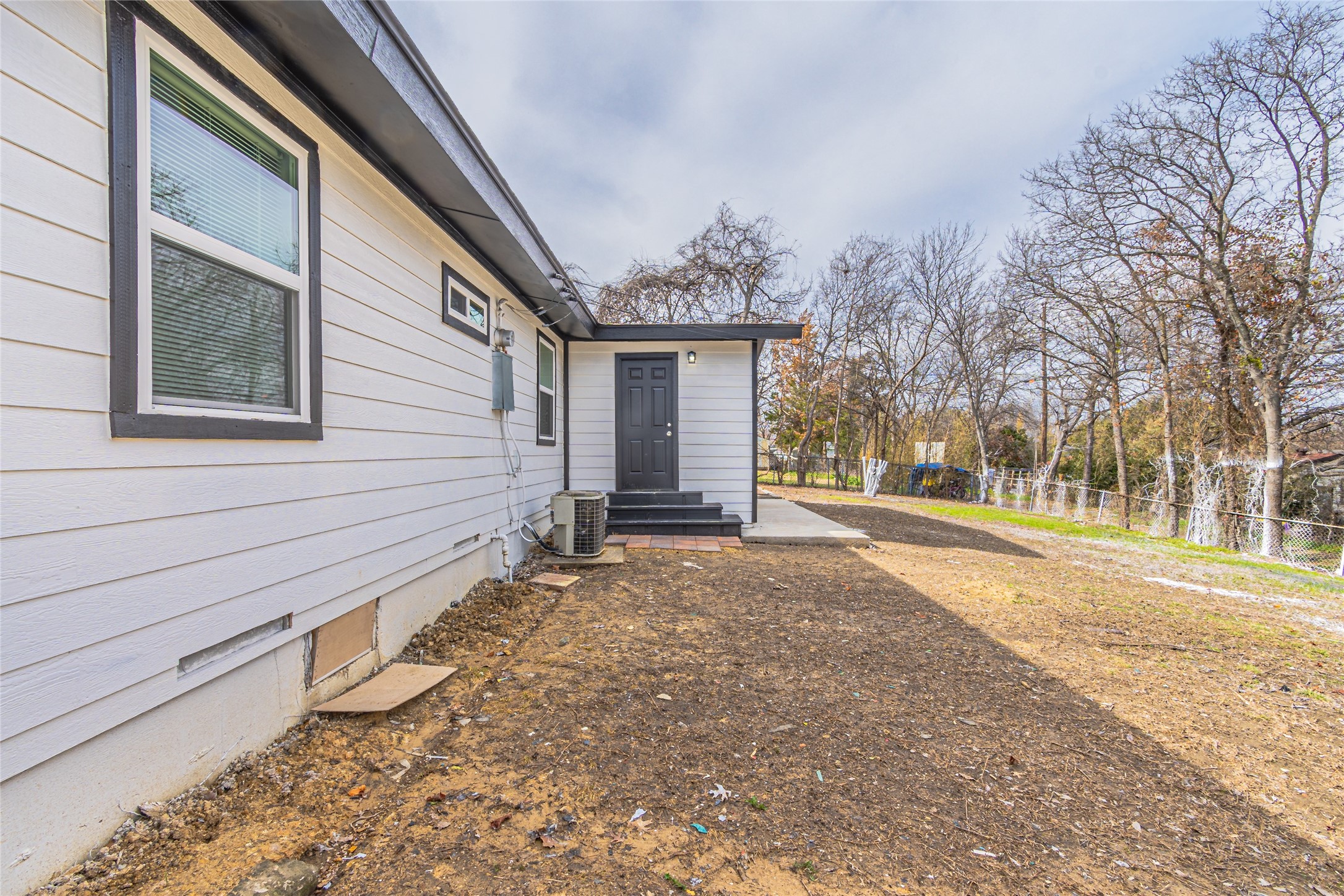 1106 E Strong Parkway