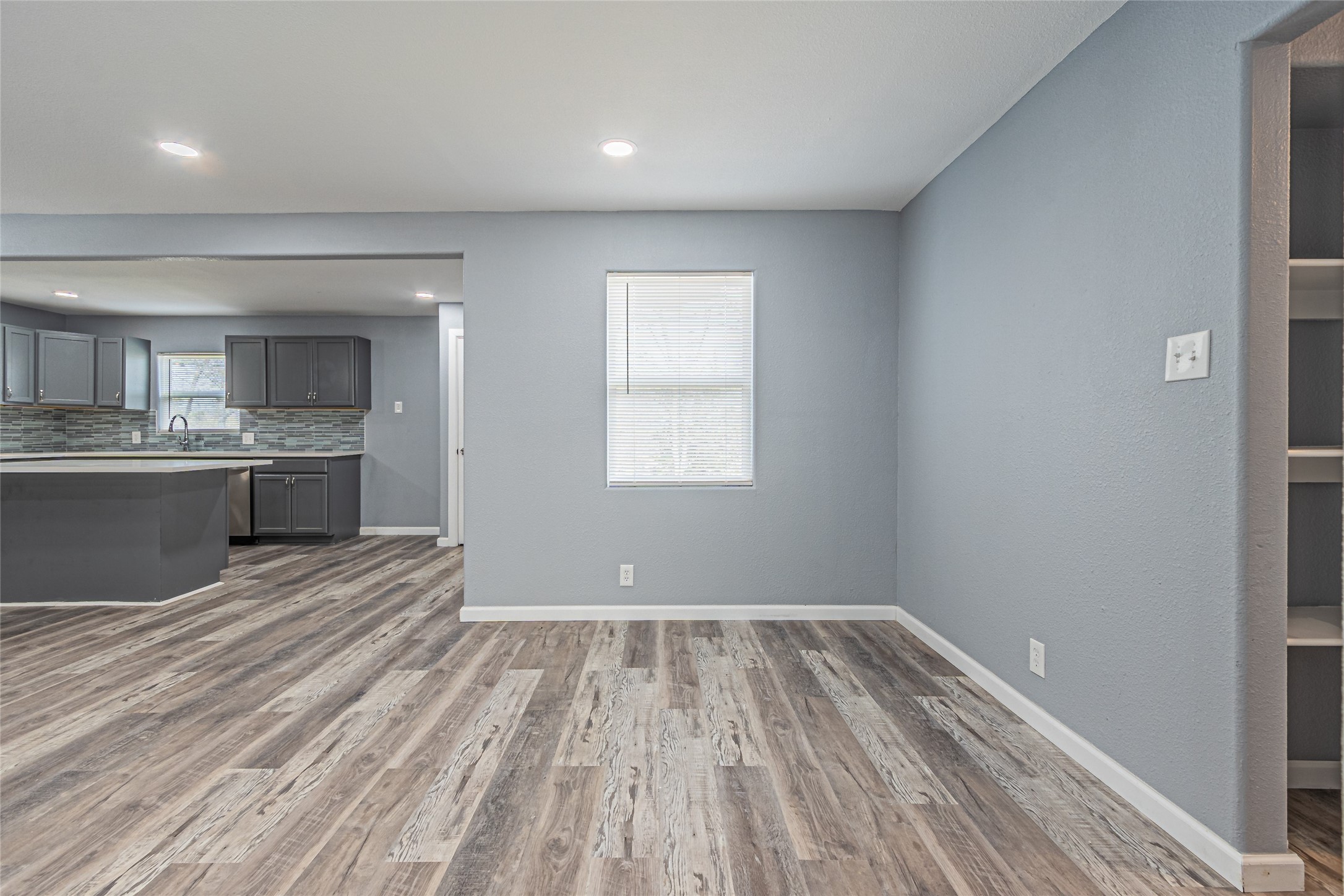 1106 E Strong Parkway