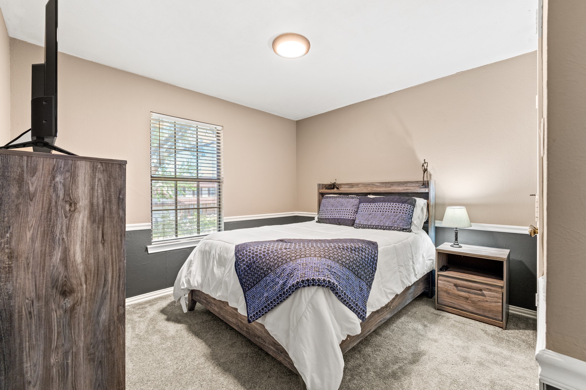 569 Calvert Court