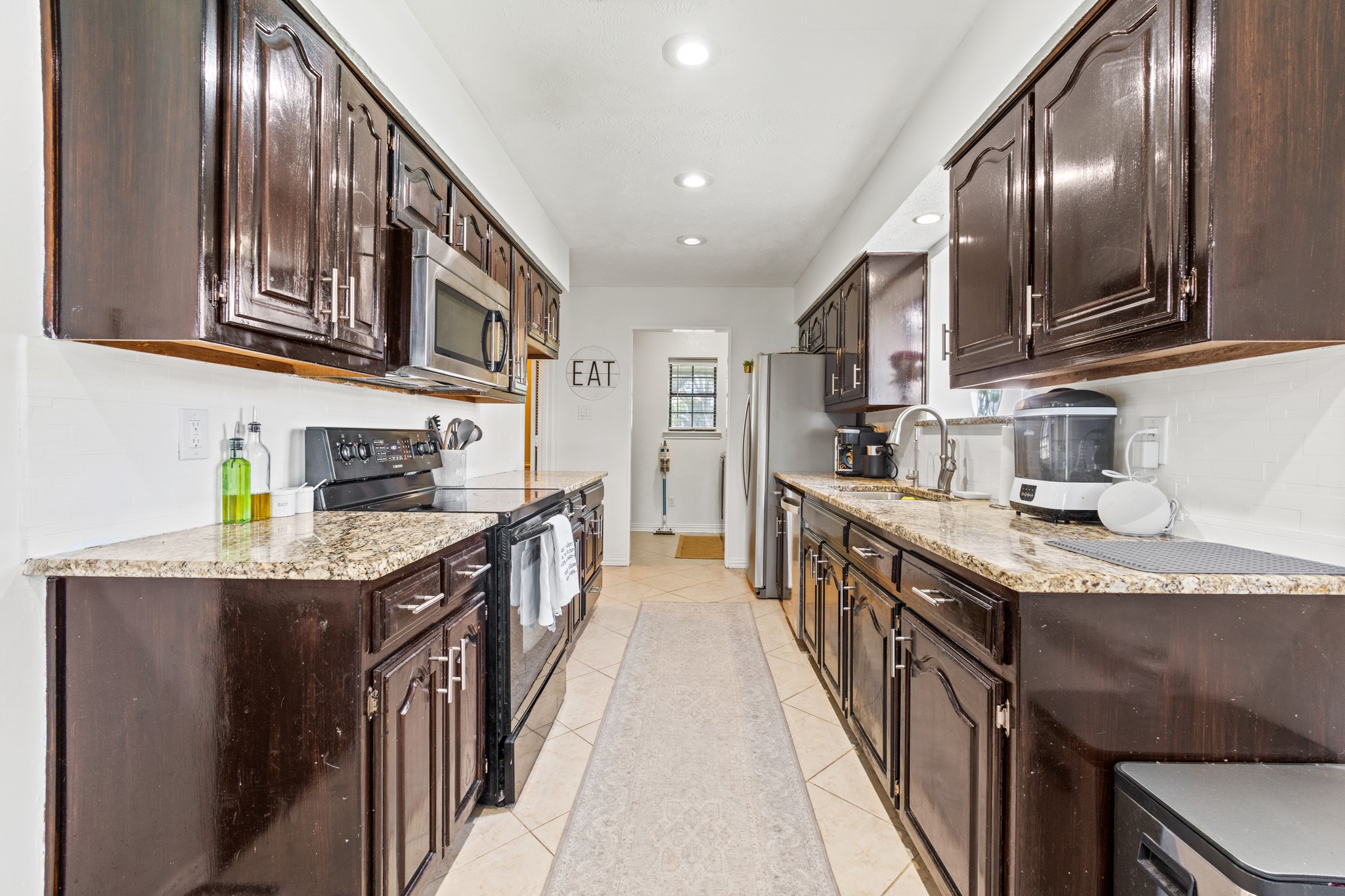 569 Calvert Court