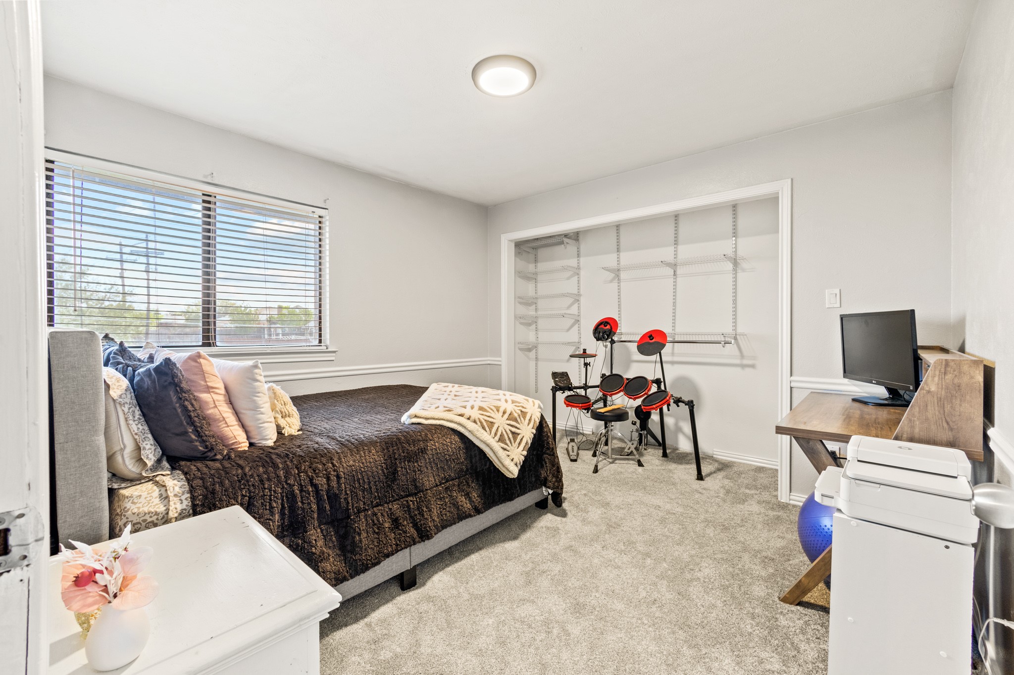 569 Calvert Court