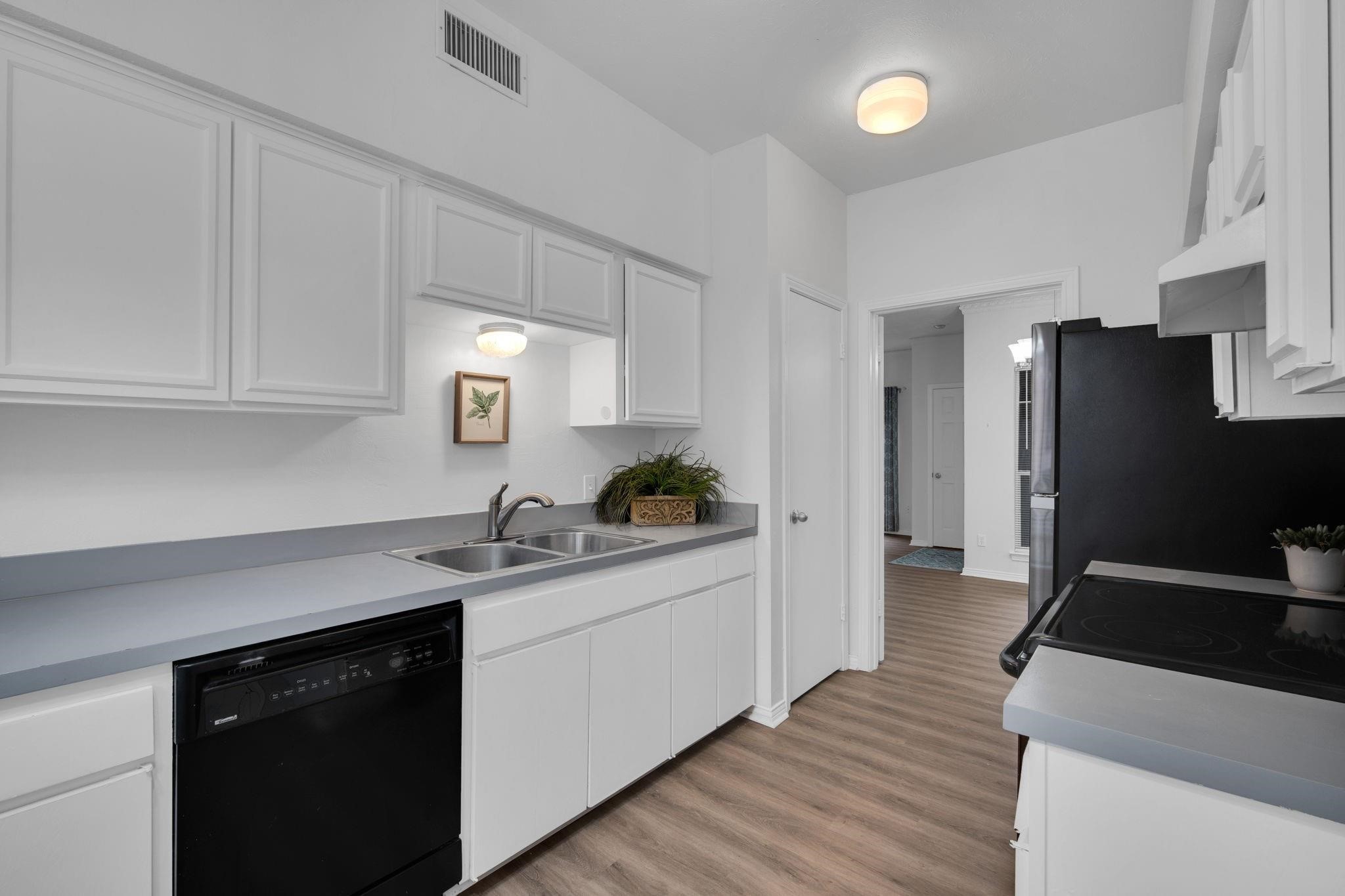 4347 Bellaire Drive S 232S