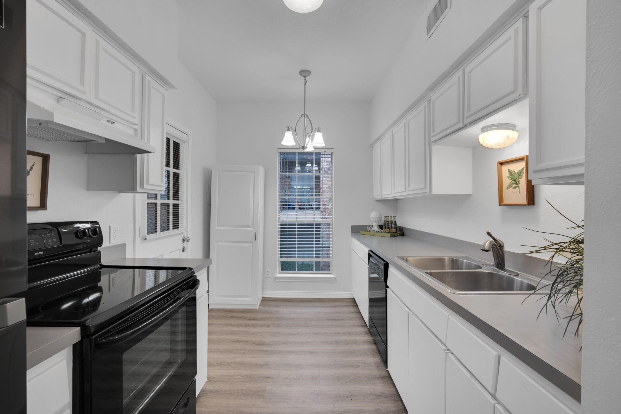 4347 Bellaire Drive S 232S