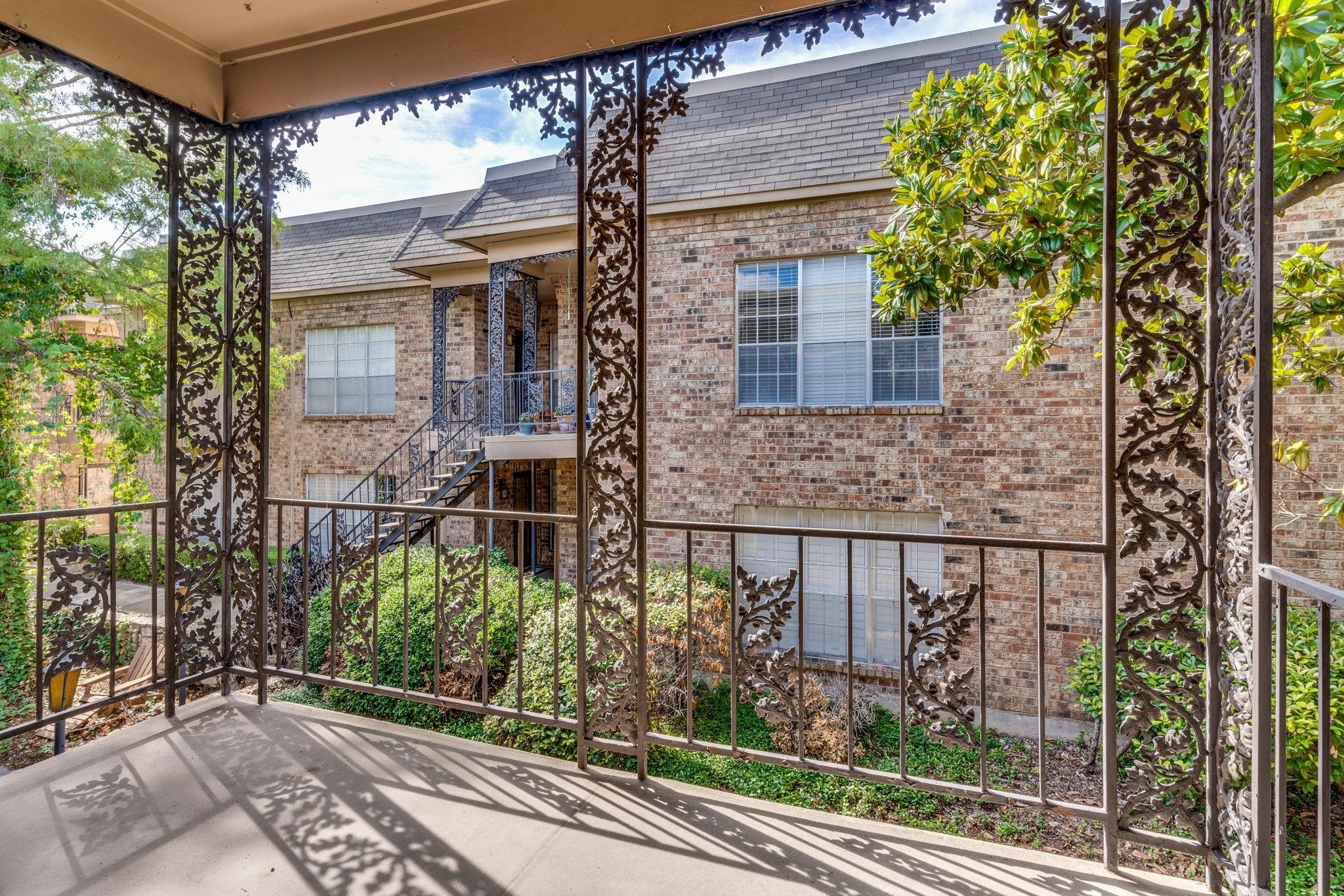 4347 Bellaire Drive S 232S