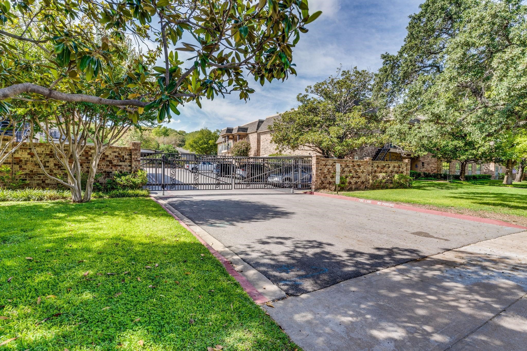 4347 Bellaire Drive S 232S