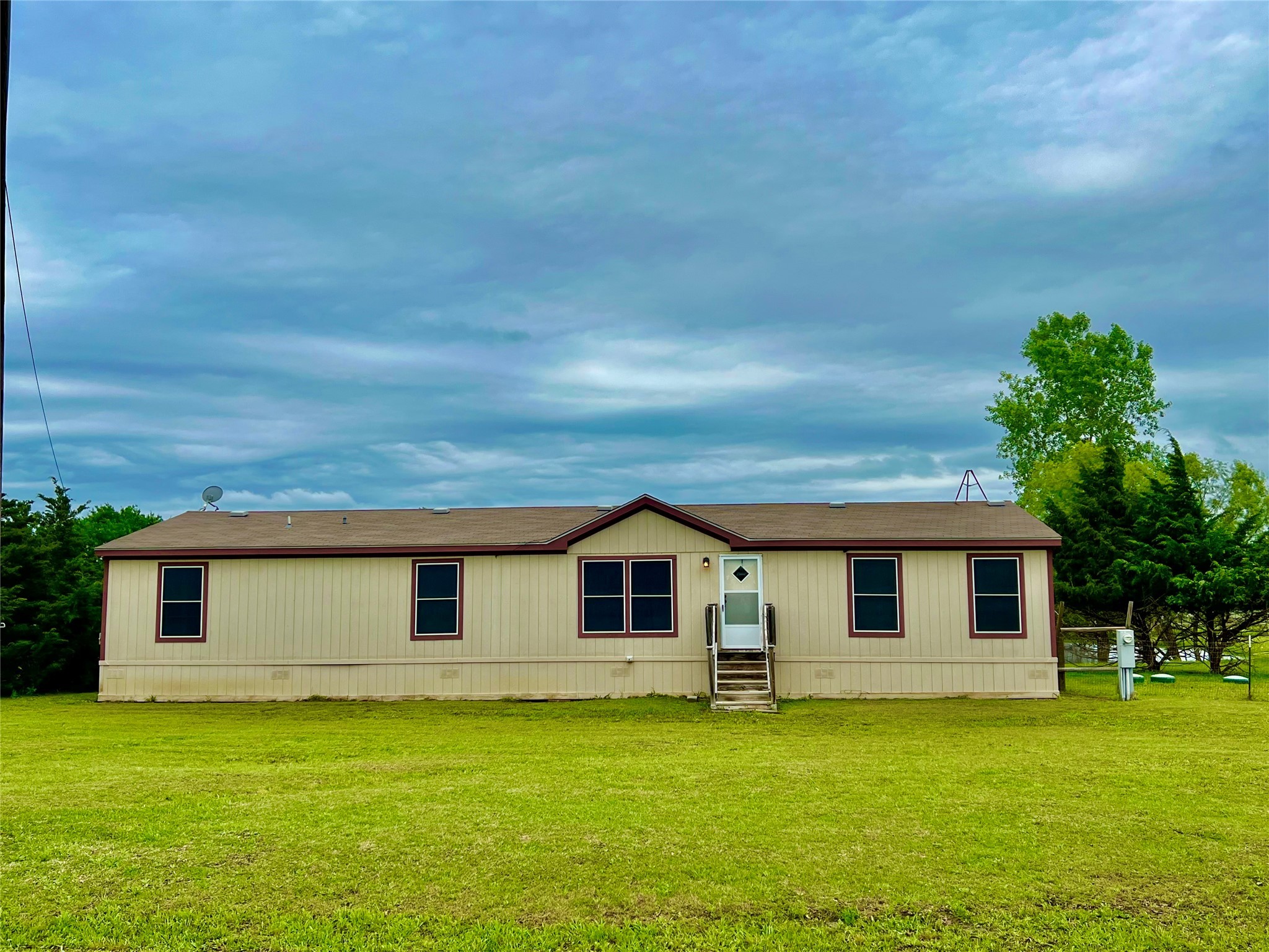 3432 Meadow Crest Drive