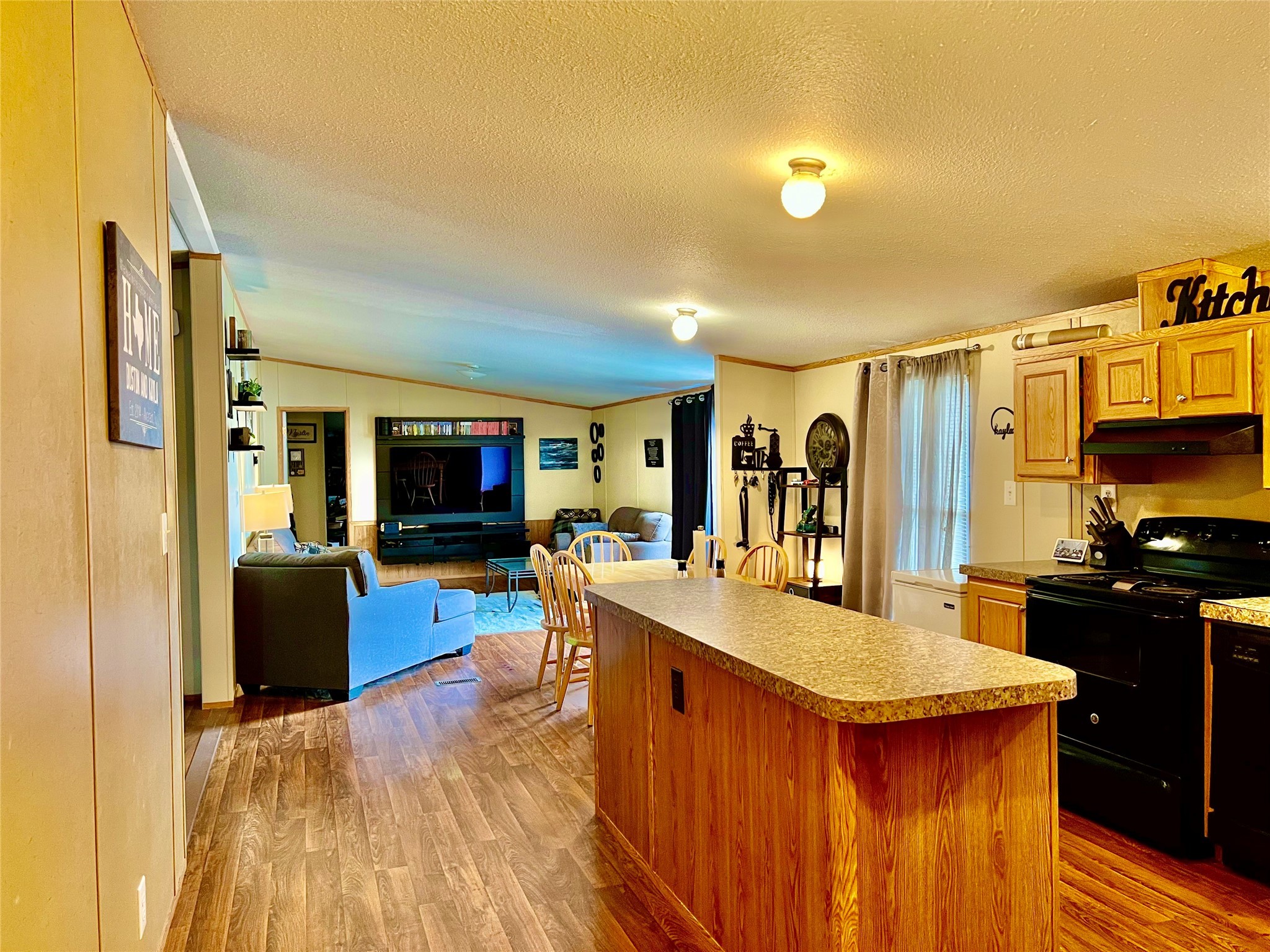 3432 Meadow Crest Drive