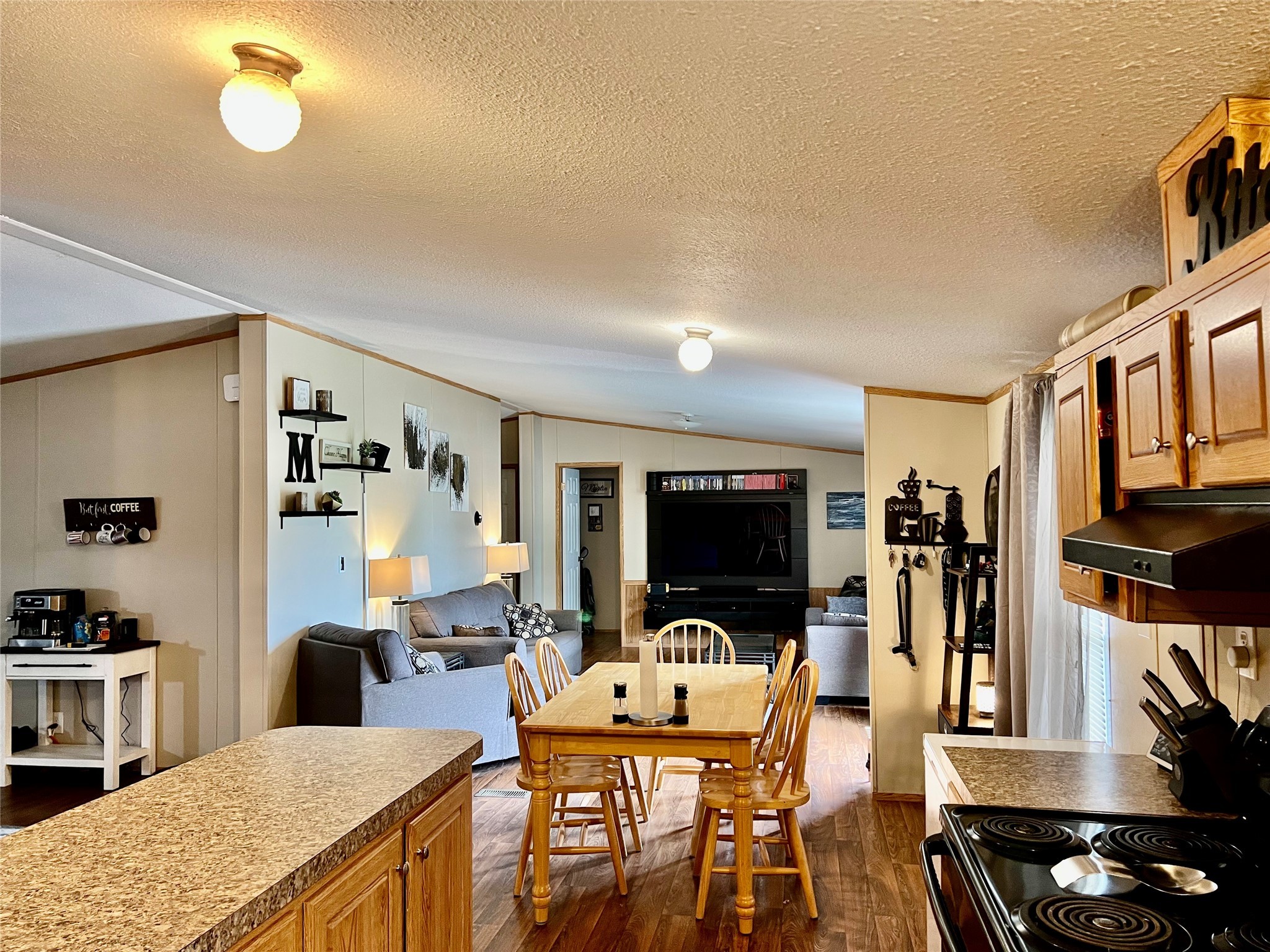 3432 Meadow Crest Drive