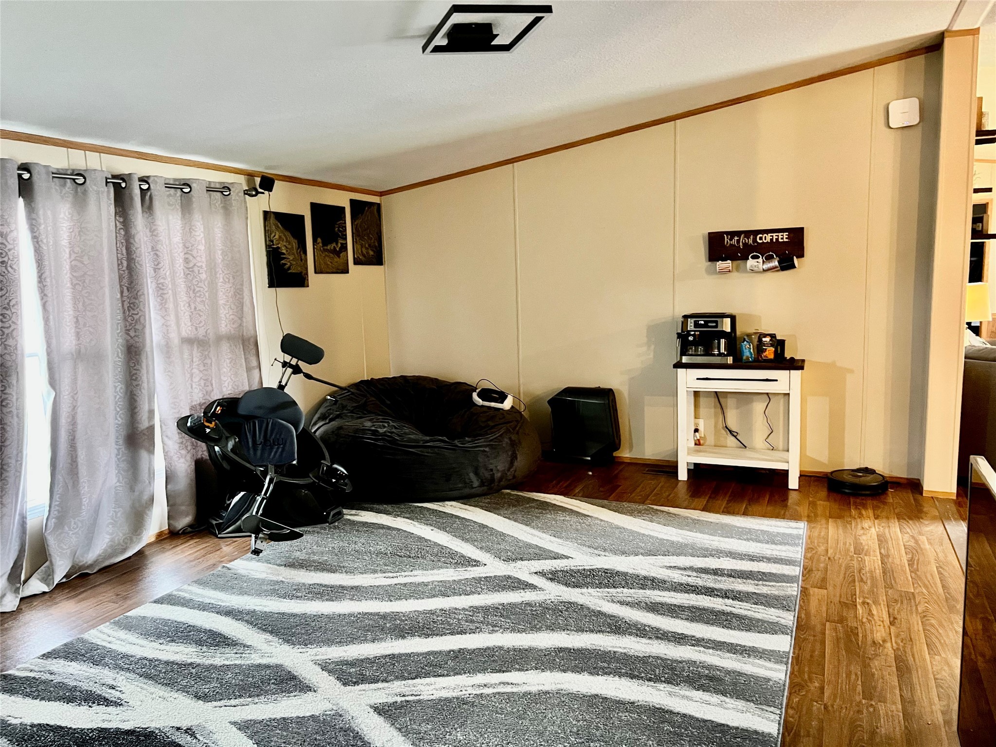 3432 Meadow Crest Drive