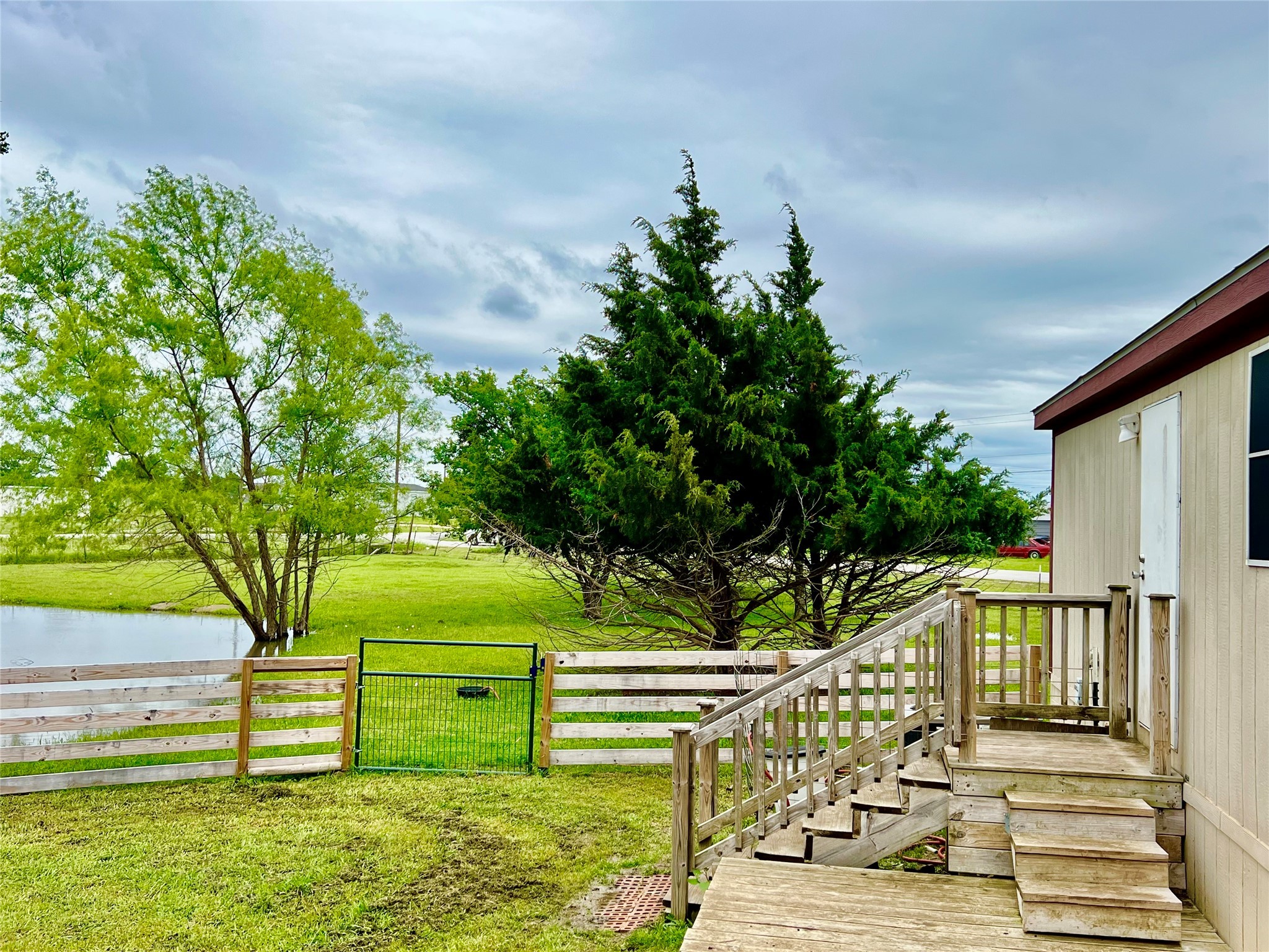 3432 Meadow Crest Drive