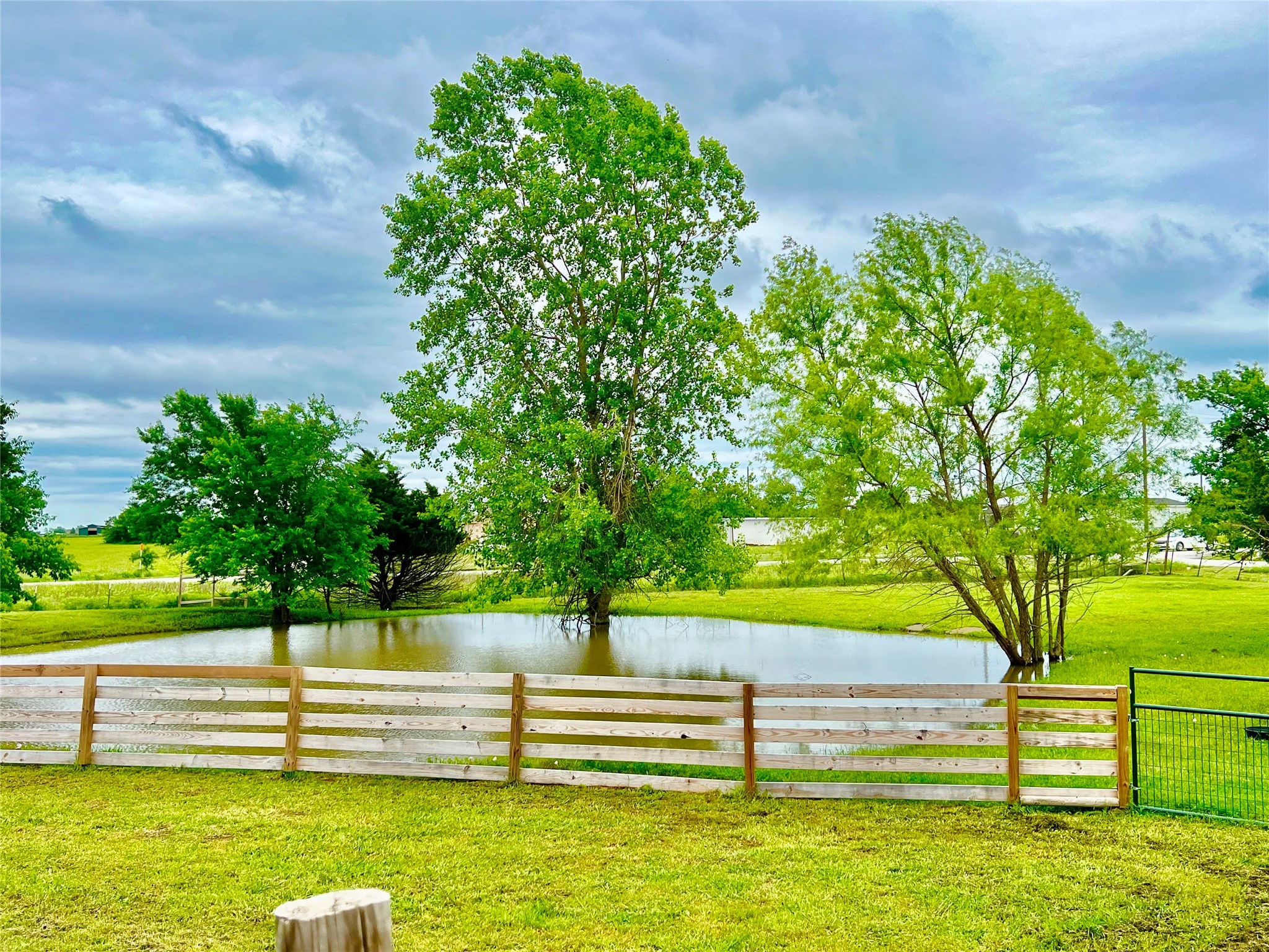 3432 Meadow Crest Drive