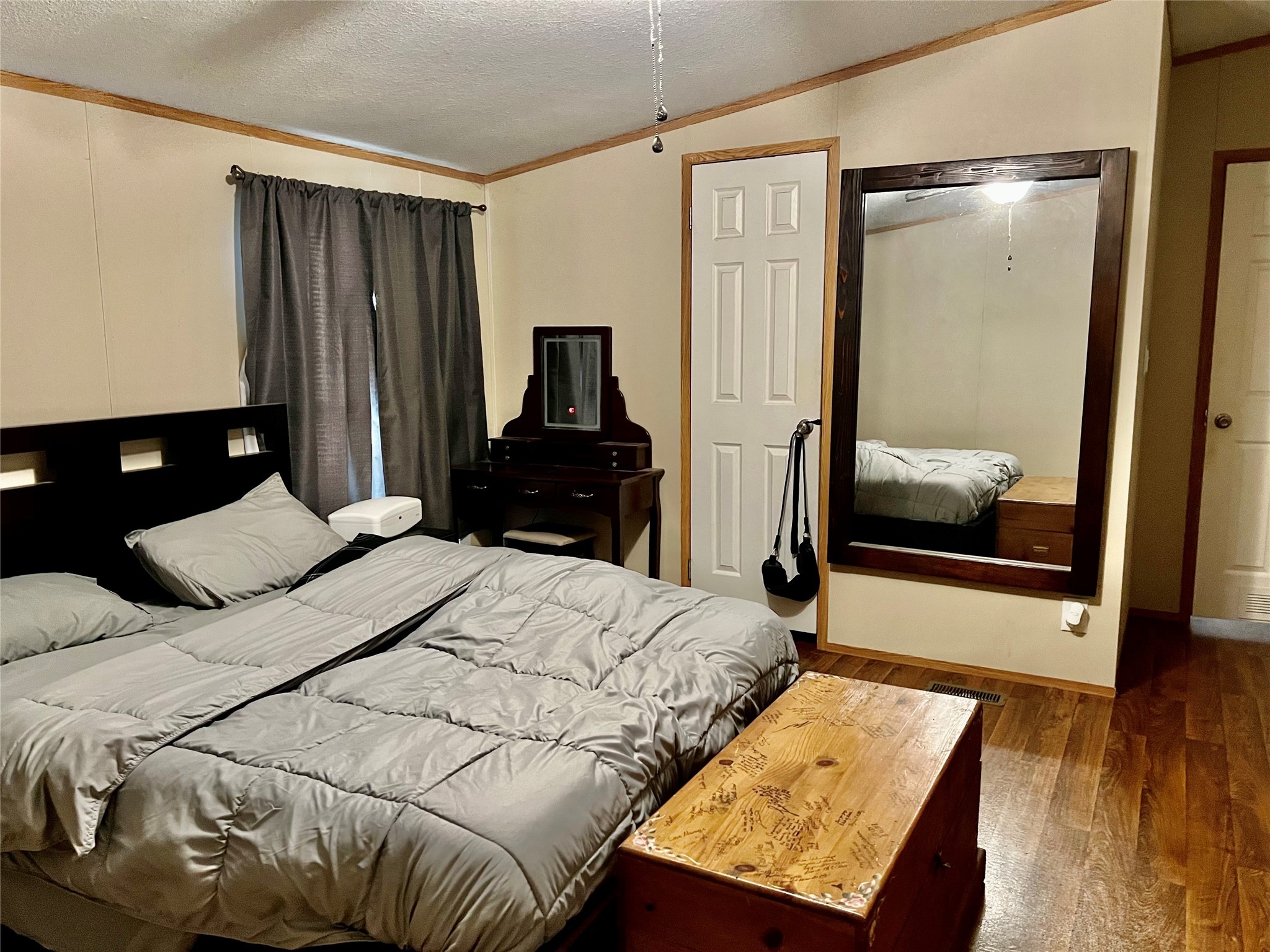 3432 Meadow Crest Drive