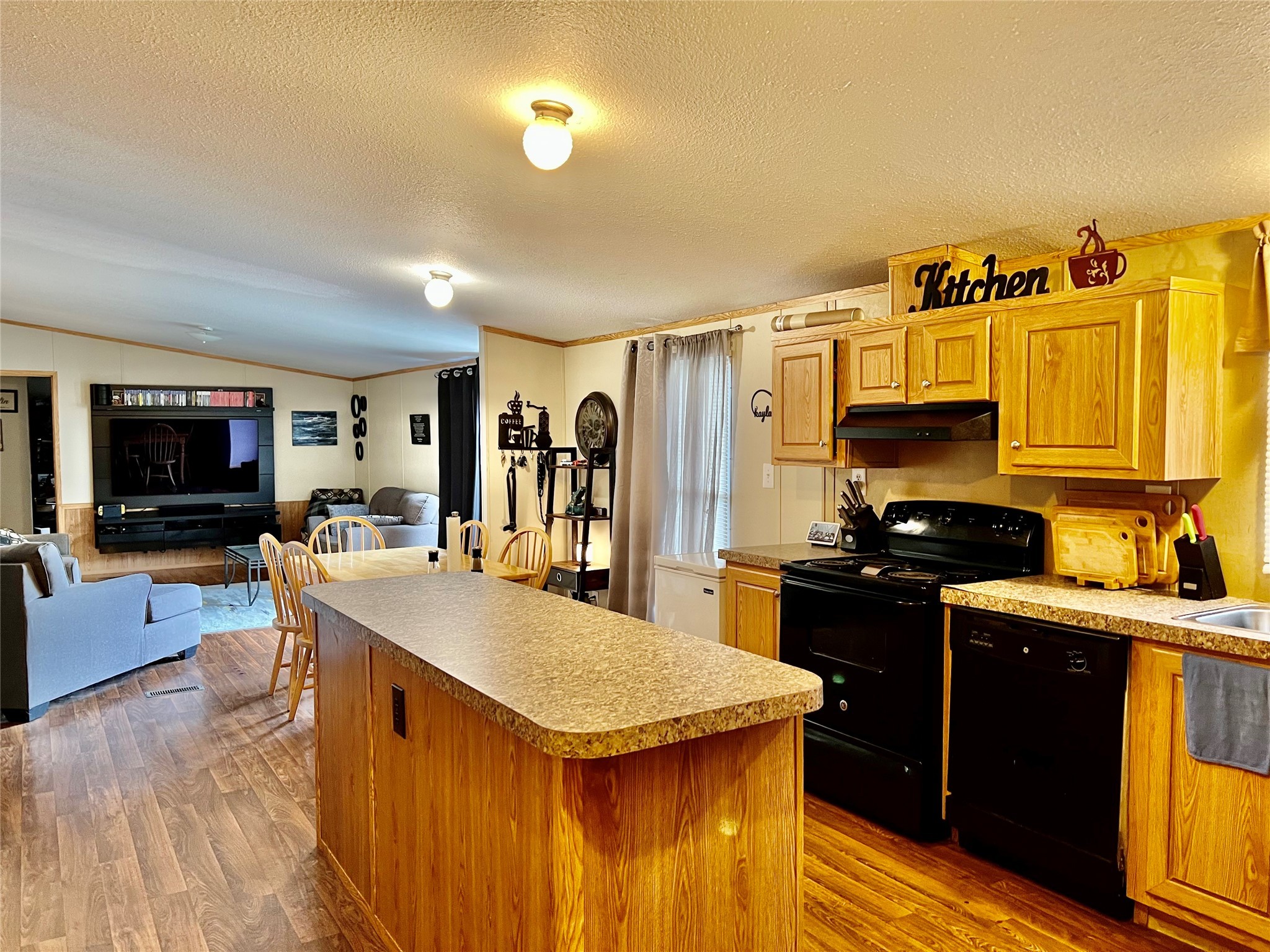 3432 Meadow Crest Drive