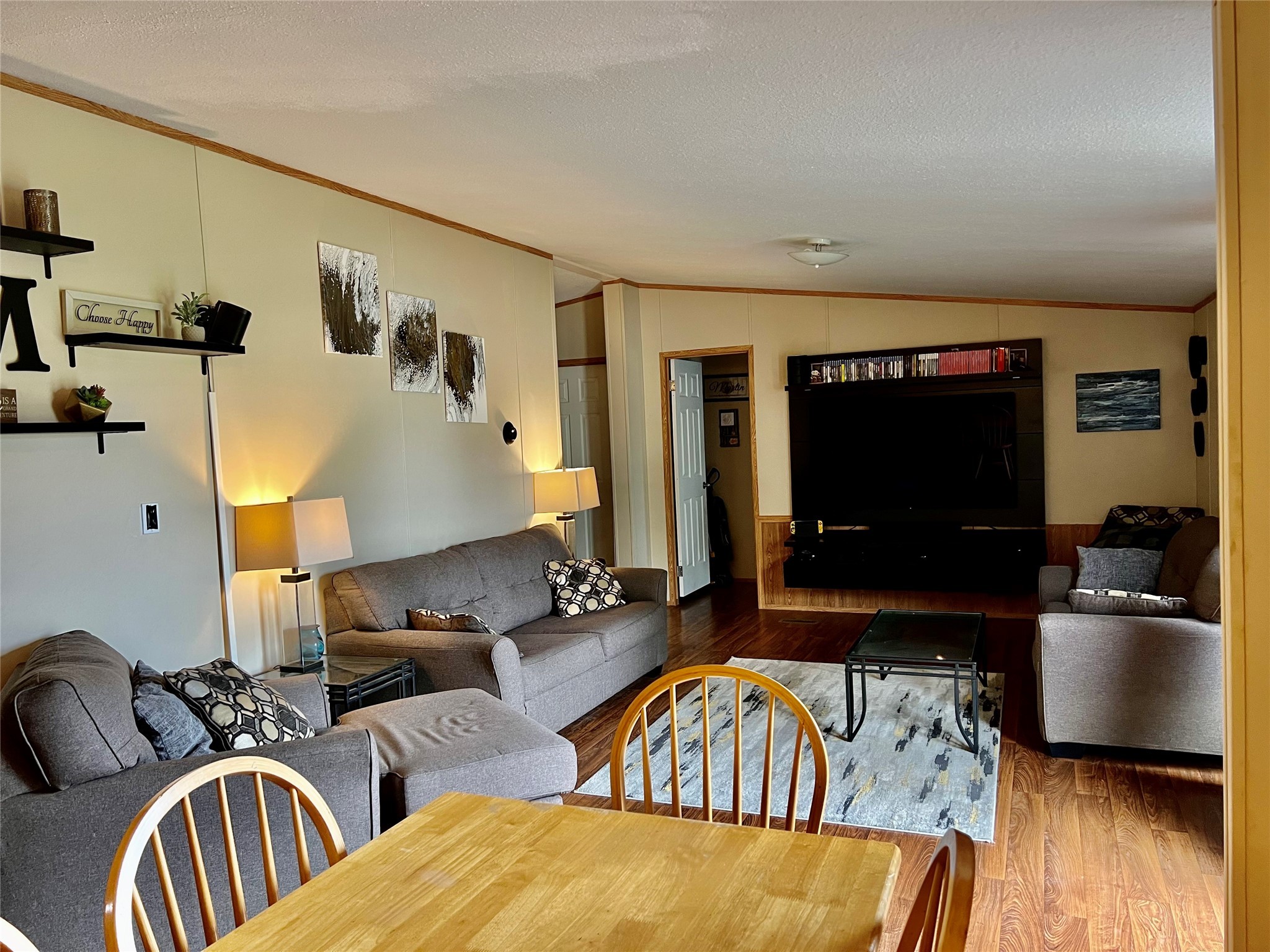 3432 Meadow Crest Drive