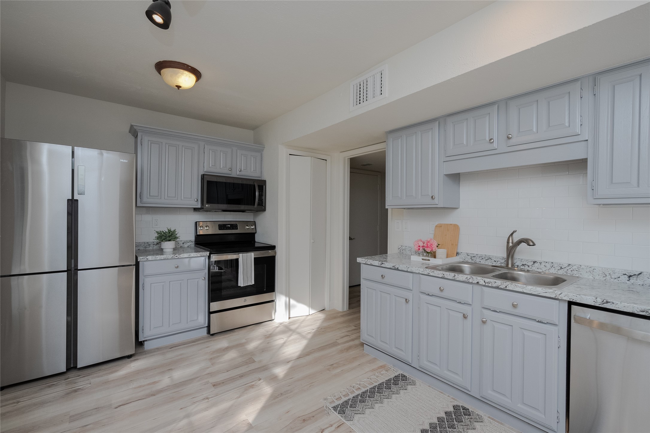 3732 Whitefern Drive