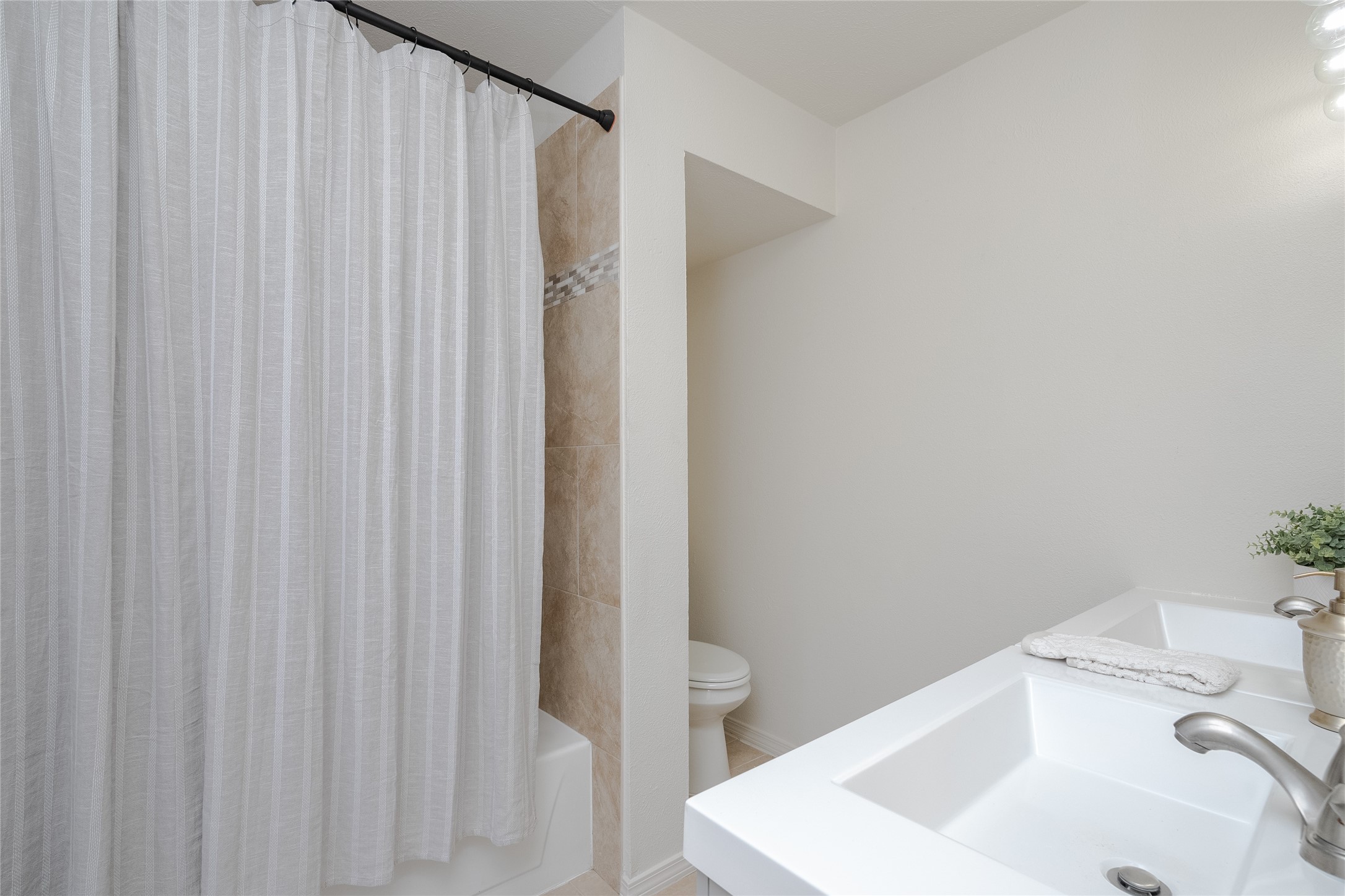 3732 Whitefern Drive