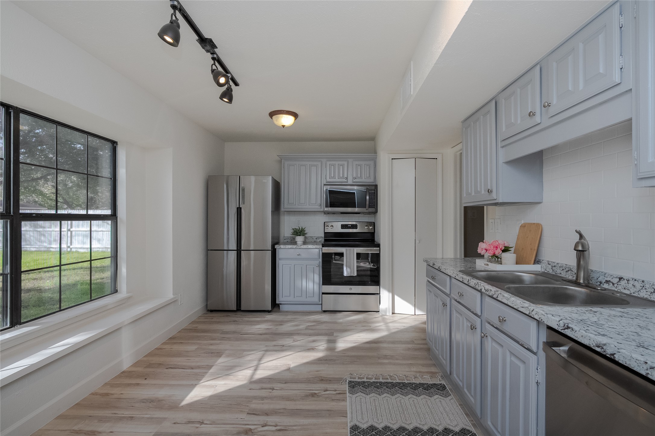 3732 Whitefern Drive