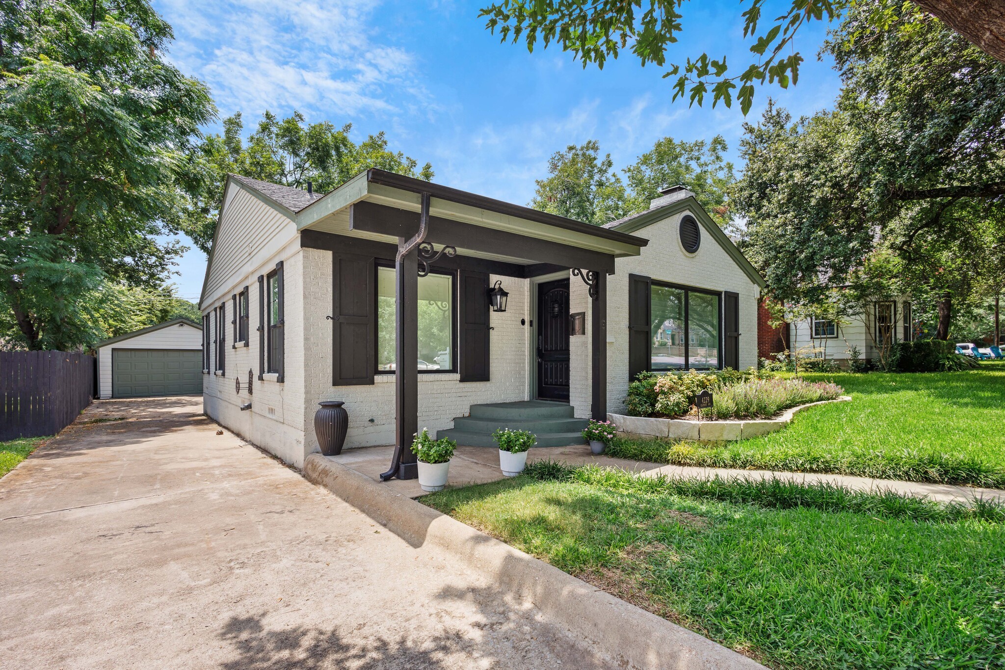 4229 Calmont Avenue