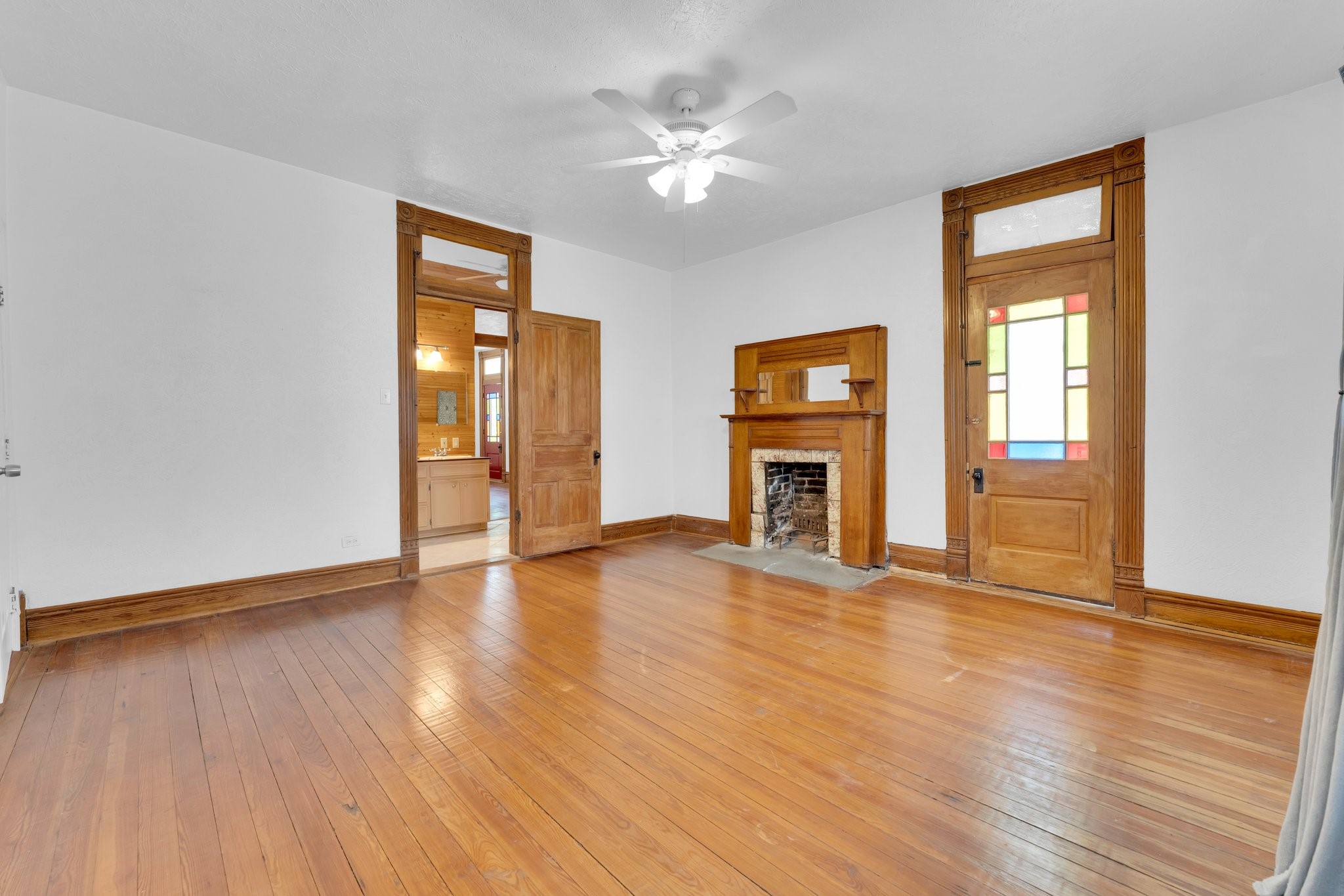 1002 E Marvin Avenue