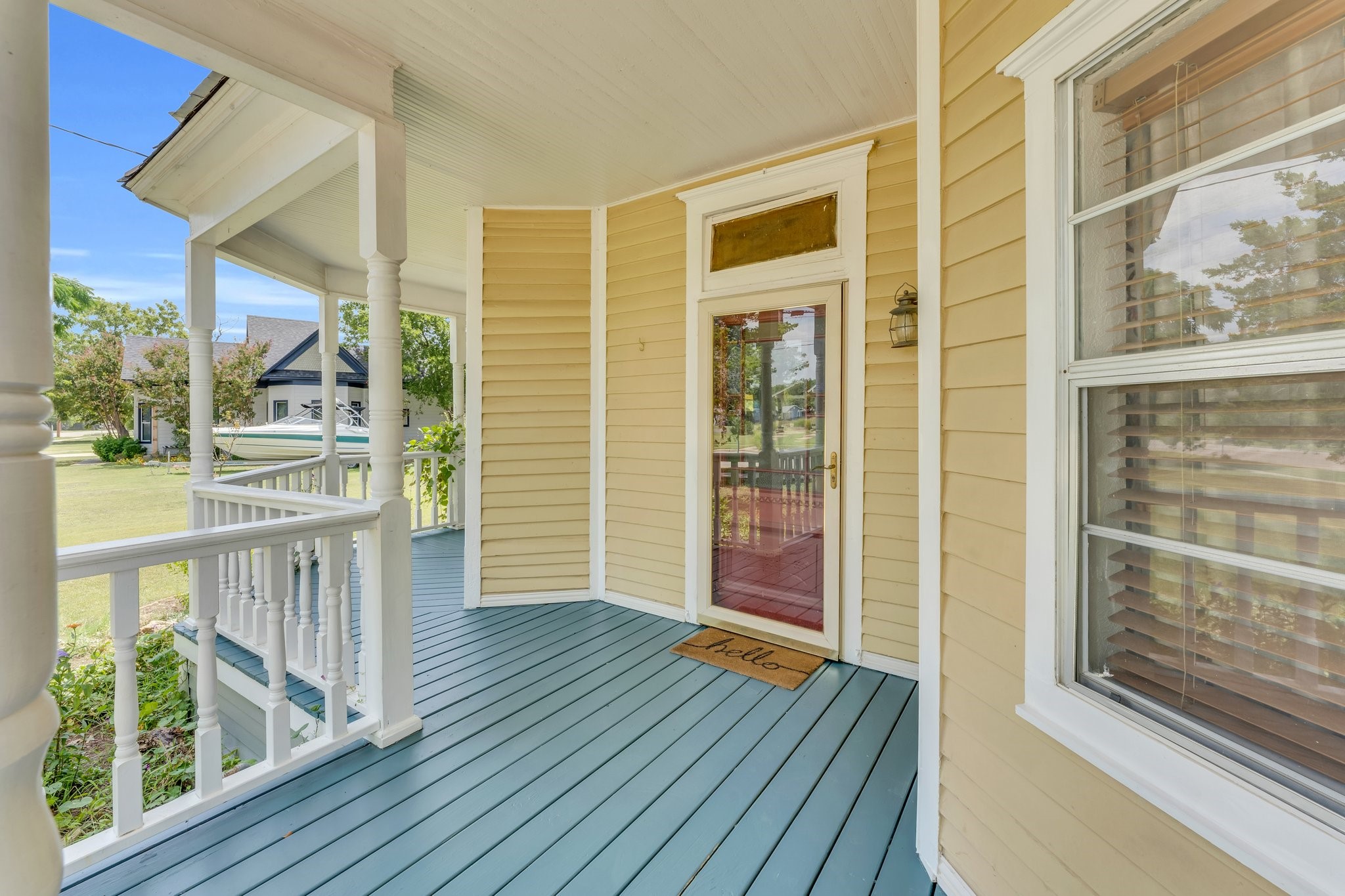 1002 E Marvin Avenue