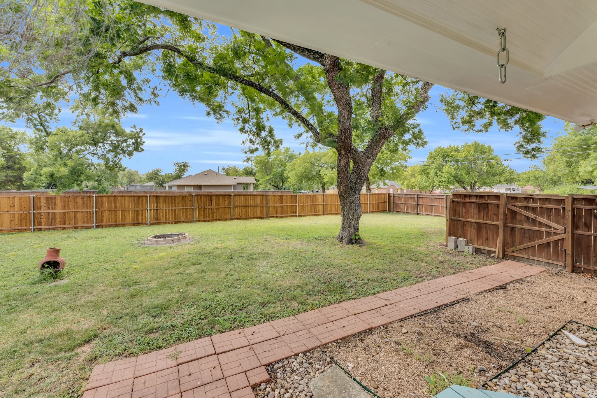 1002 E Marvin Avenue