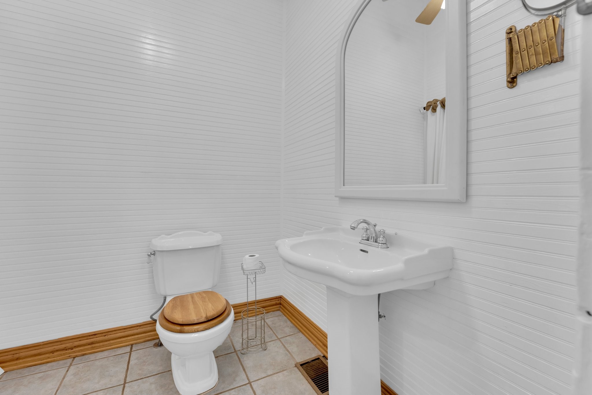 1002 E Marvin Avenue