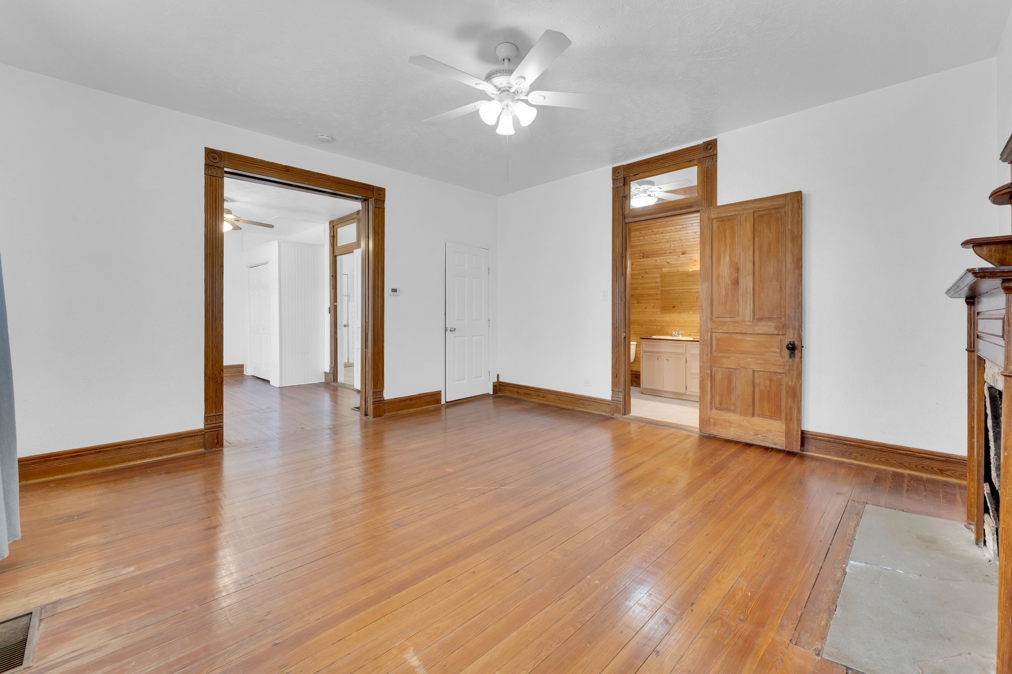 1002 E Marvin Avenue