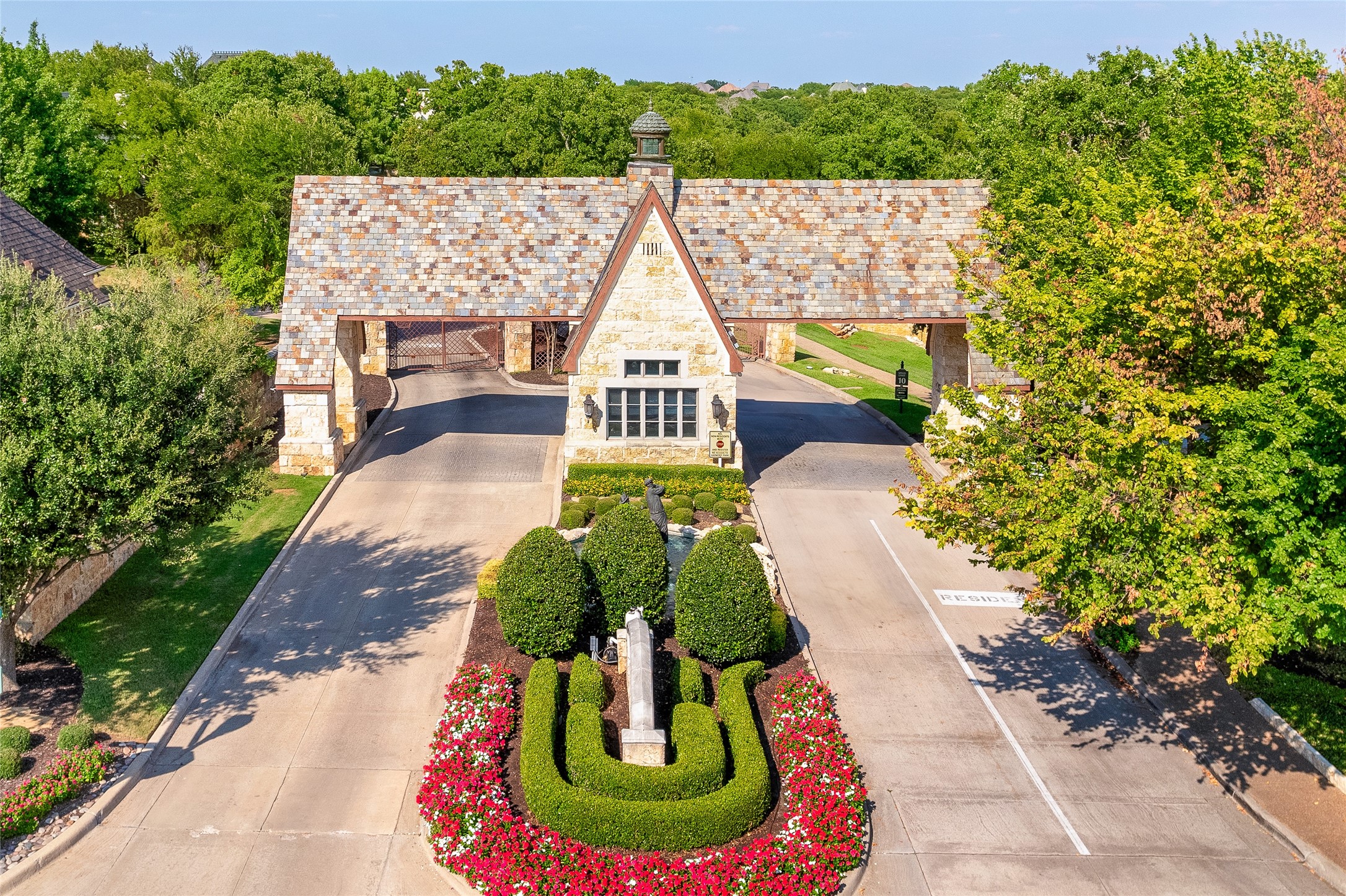 4 Spyglass Court