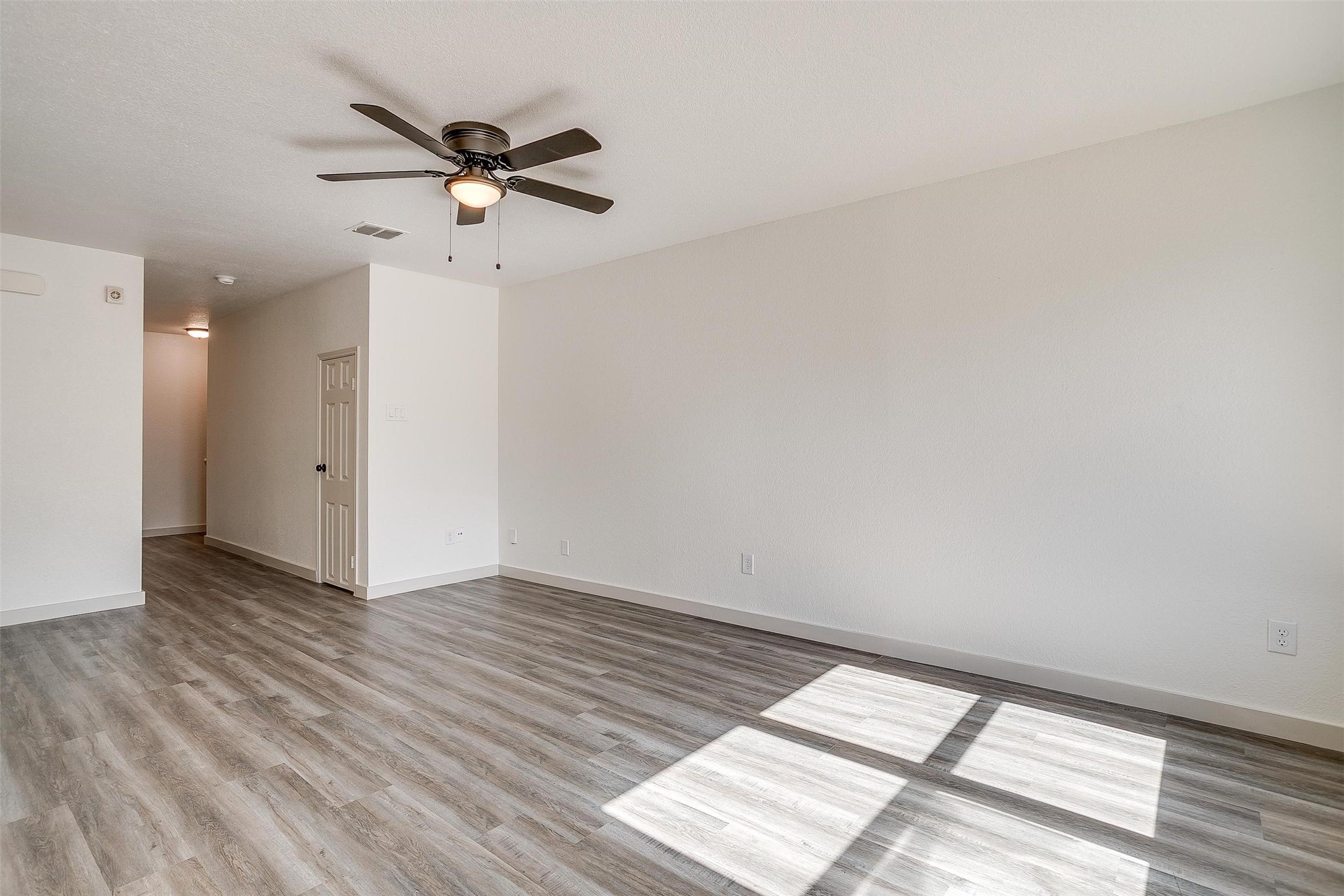 827 Village Point Lane