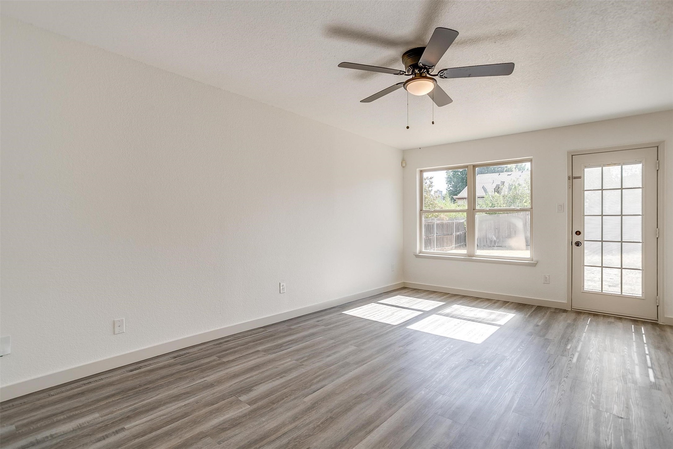 827 Village Point Lane