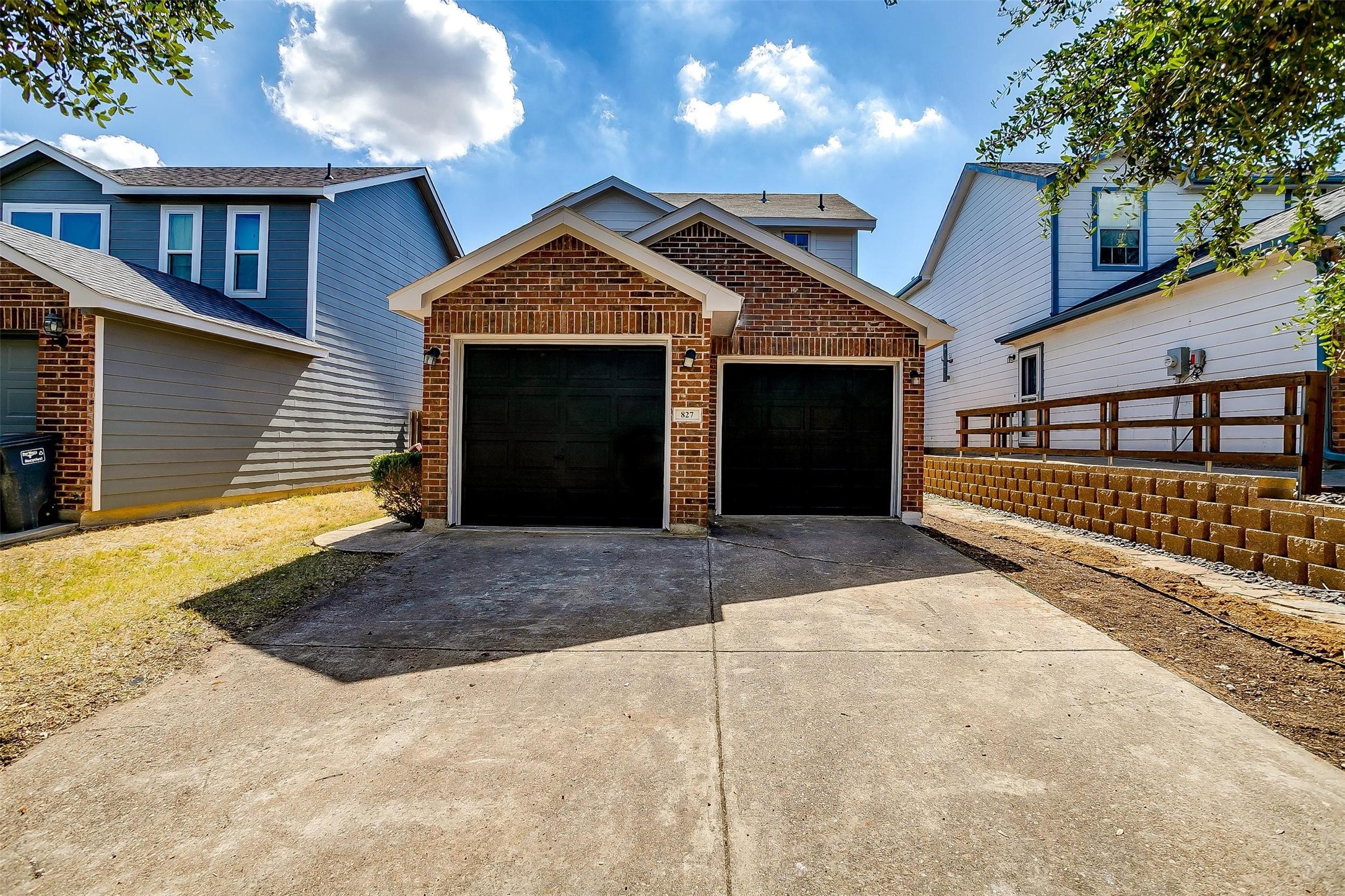 827 Village Point Lane