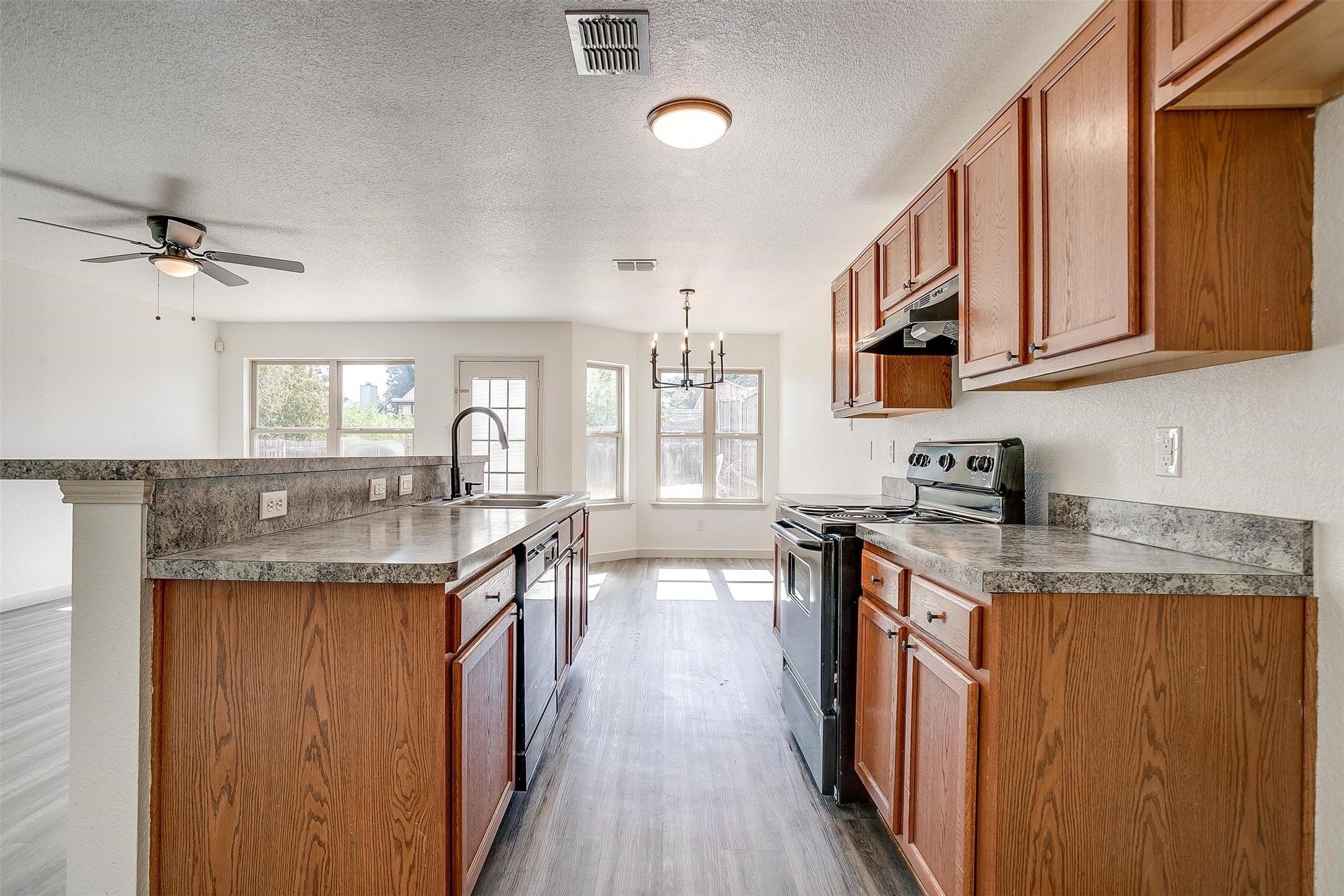 827 Village Point Lane