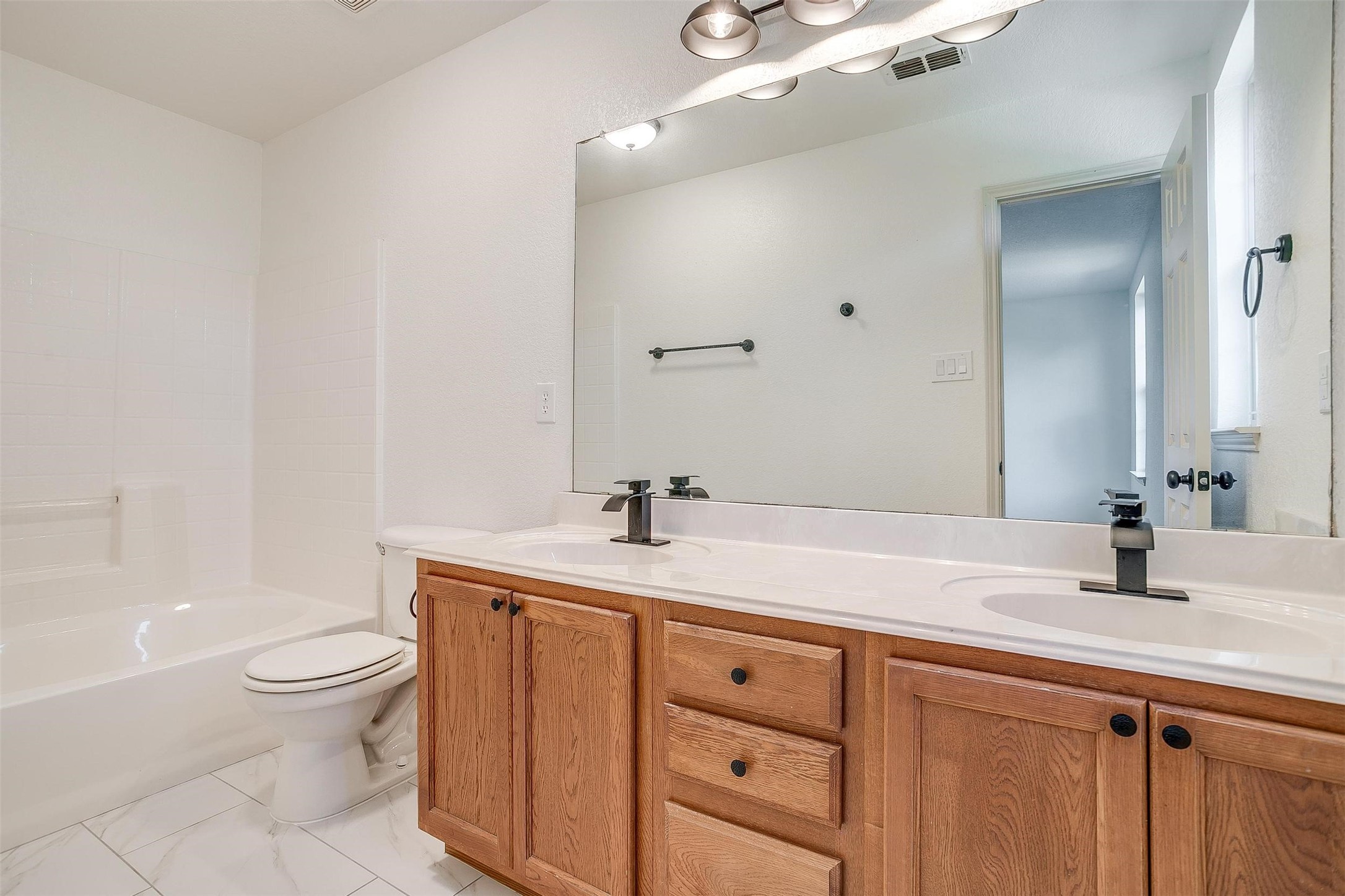 827 Village Point Lane