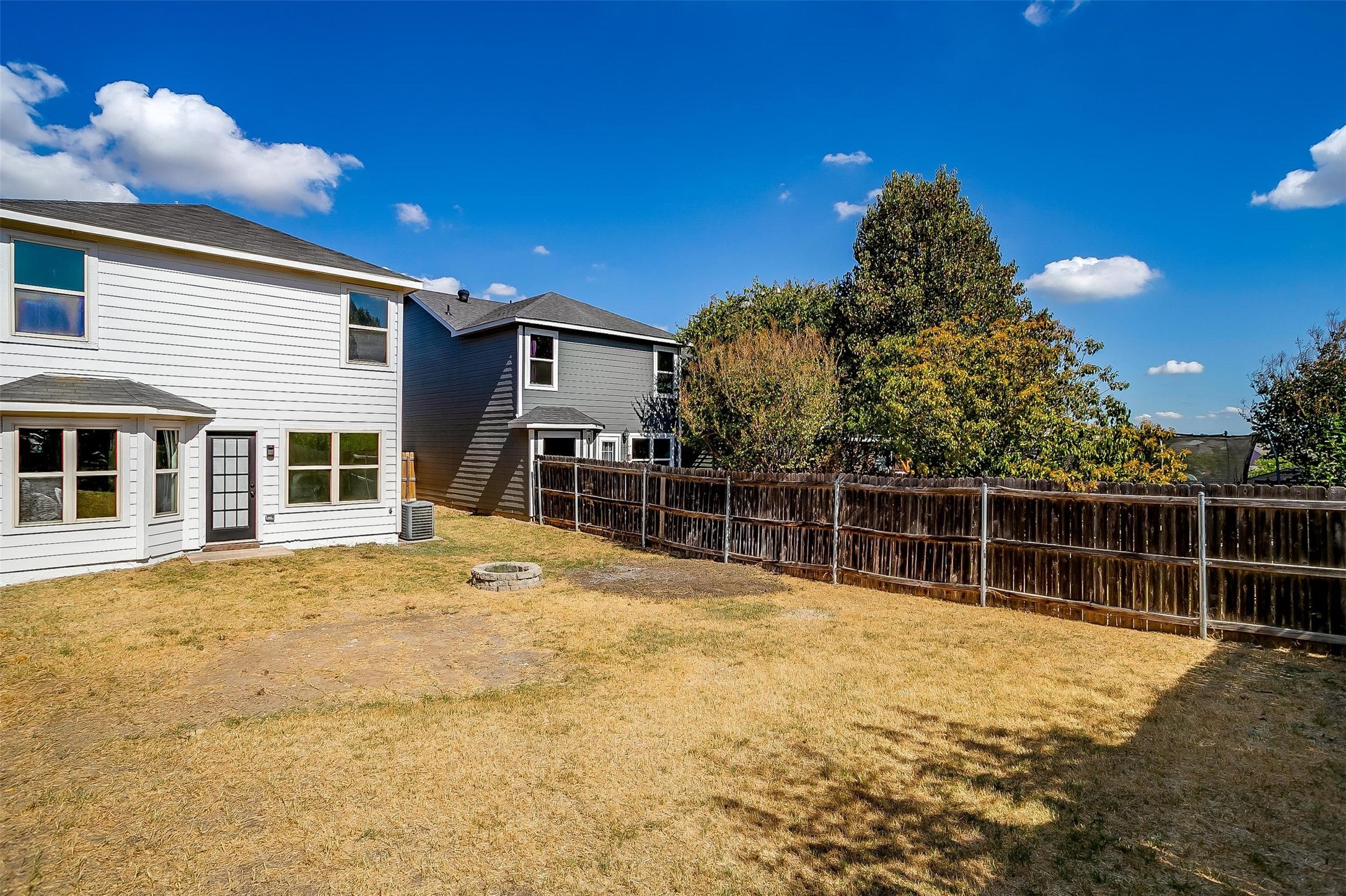 827 Village Point Lane