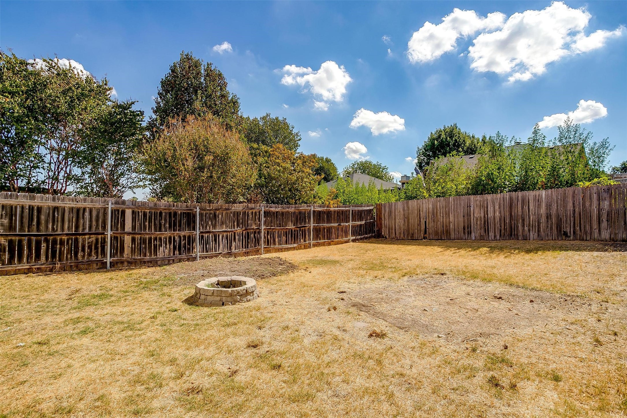 827 Village Point Lane