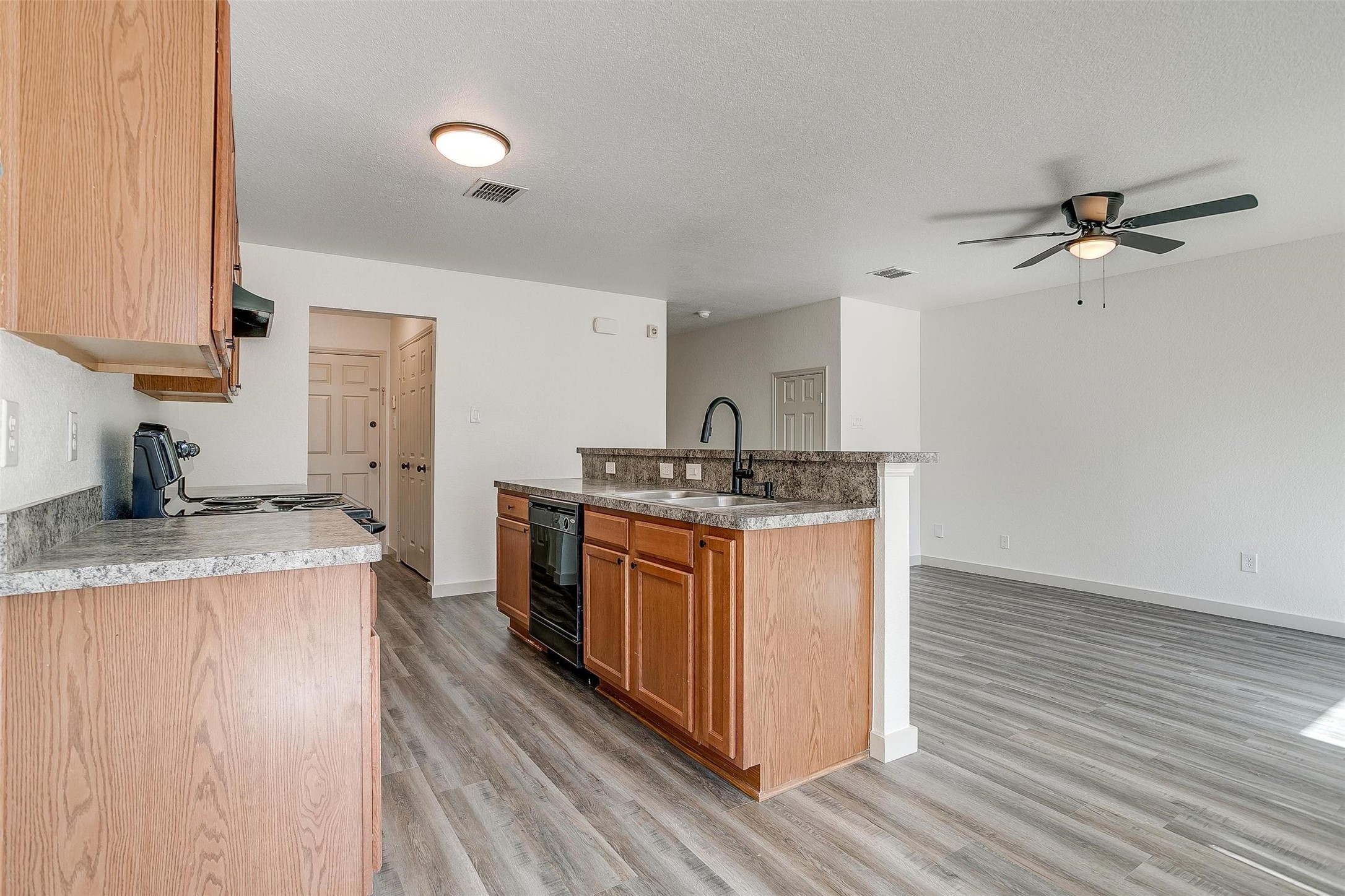 827 Village Point Lane