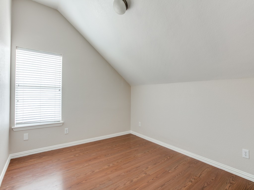 9821 Walnut Hill Drive