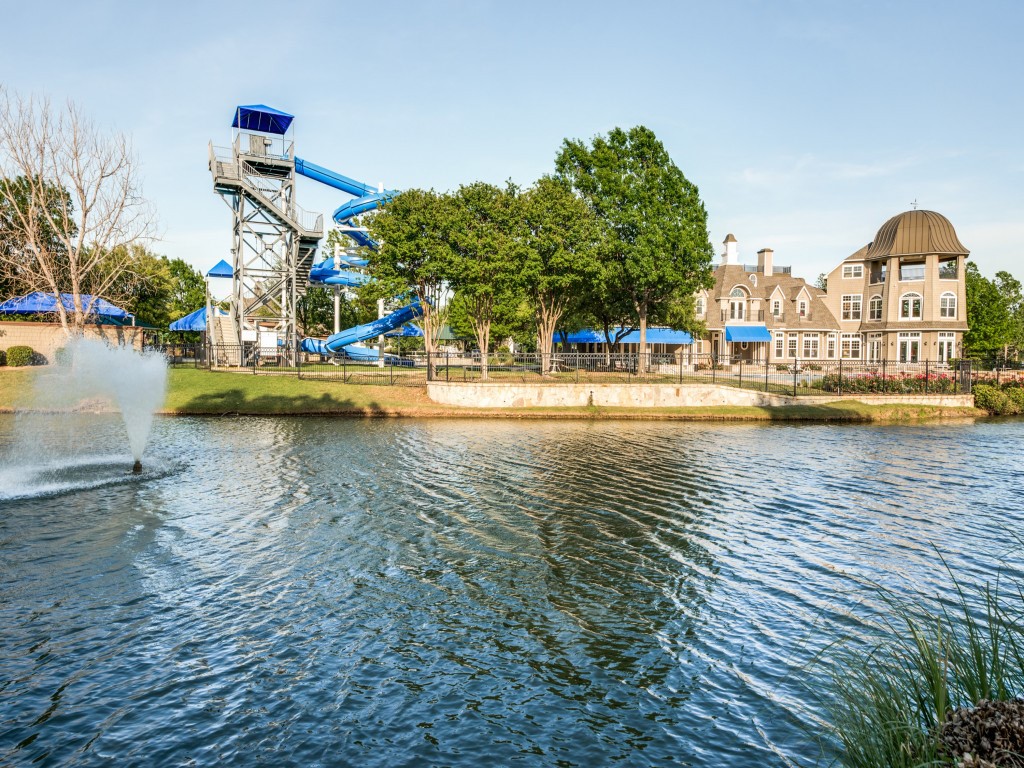 9821 Walnut Hill Drive