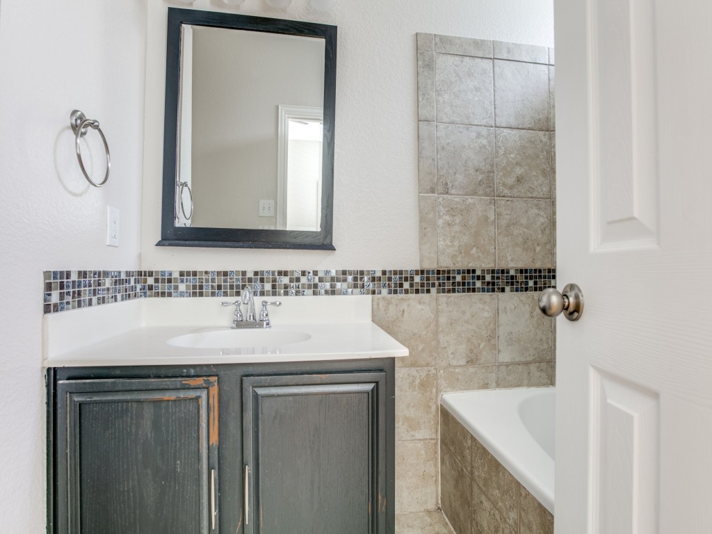 9821 Walnut Hill Drive