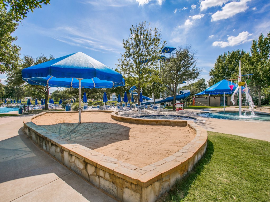 9821 Walnut Hill Drive