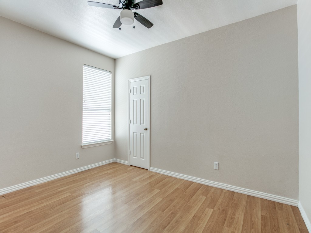 9821 Walnut Hill Drive